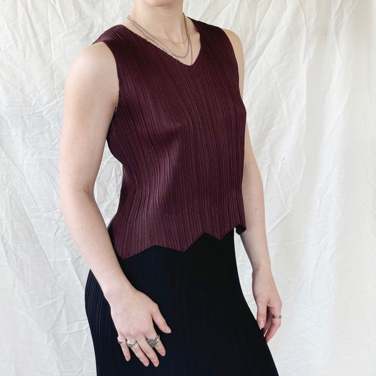 Issey Miyake × Pleats Please Issey Miyake Pleats Please Brown V-Neck Tank w/ Zigzag Hem Size M / US 6-8 / IT 42-44 - 1 Thumbnail