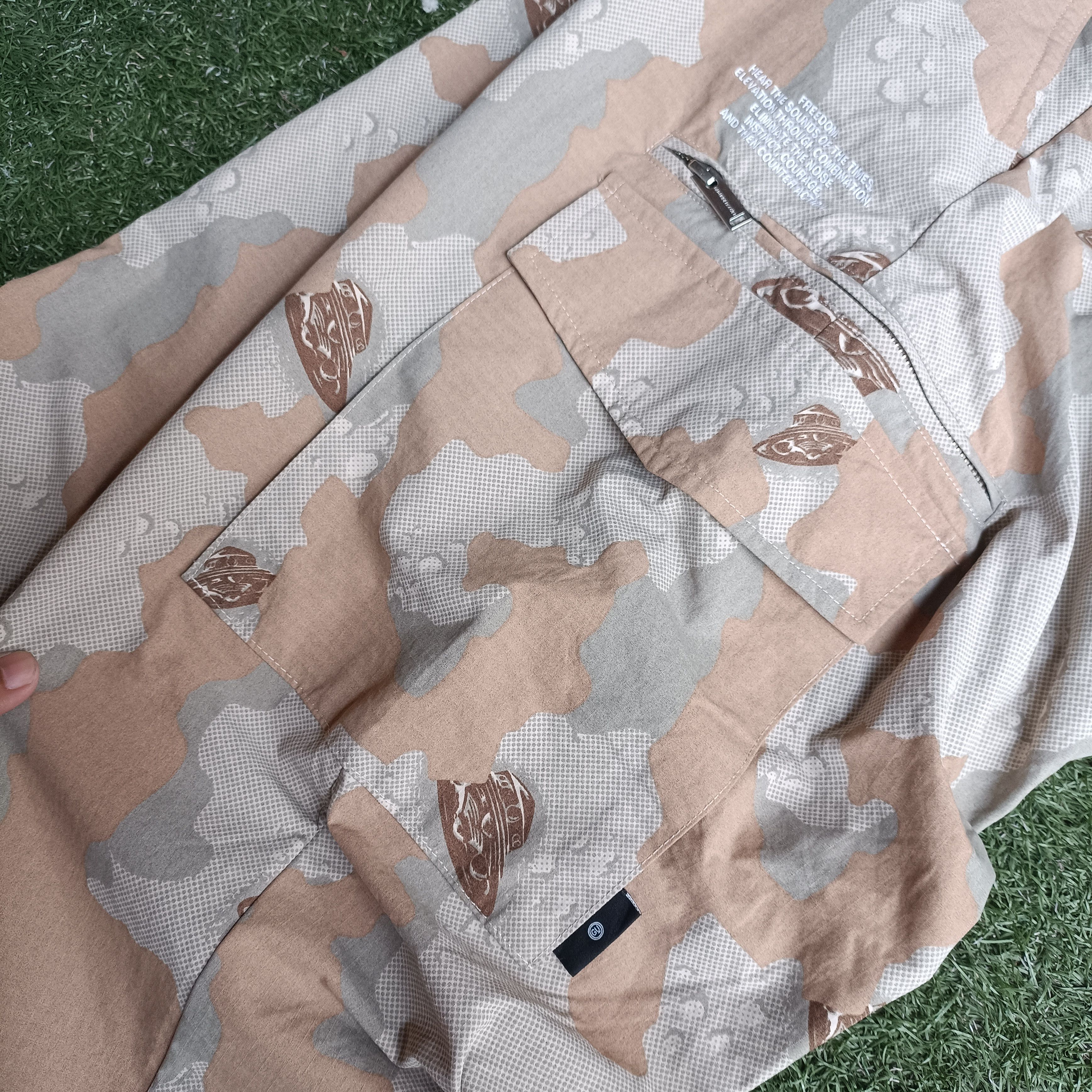 GU × Undercover Gu x Undercover Wide Ufo Cargo Pants Freedom Size US 34 / EU 50 - 6 Thumbnail