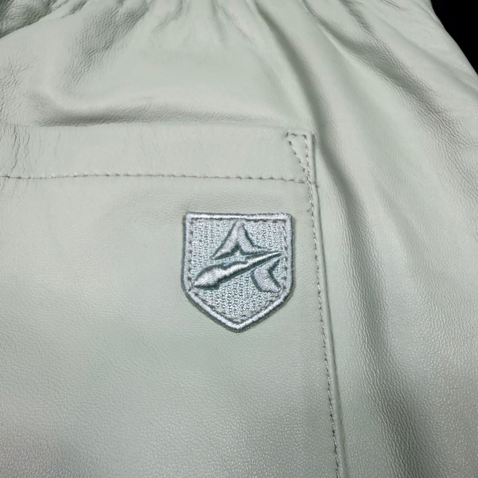 Avirex Avirex Leather Patch Short Size US 34 / EU 50 - 13 Thumbnail