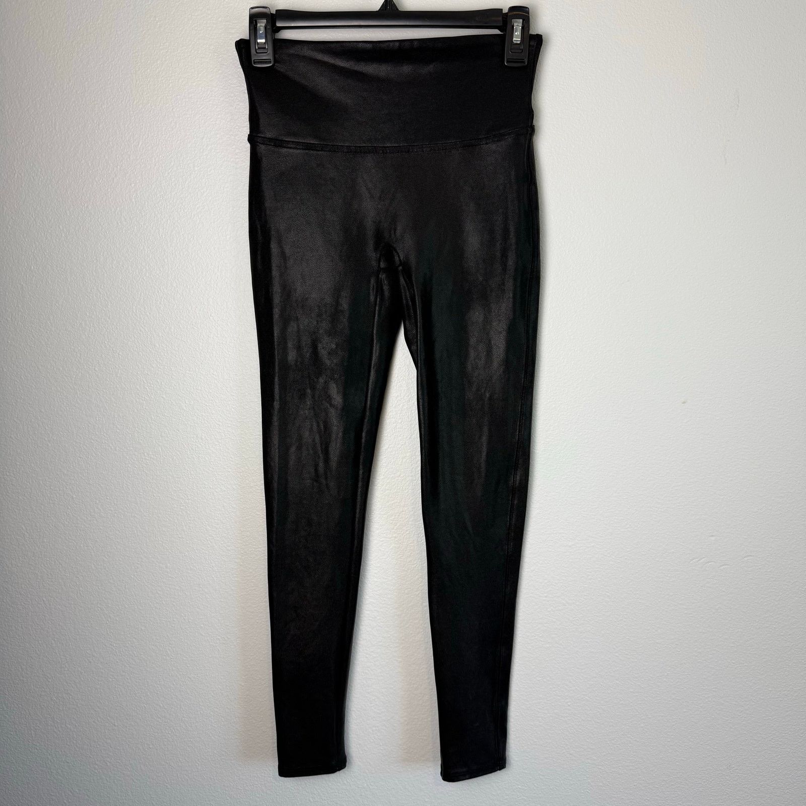 Spanx Spanx Black Faux Leather Look Leggings, Sz M Size 30" / US 8 / IT 44 - 2 Thumbnail