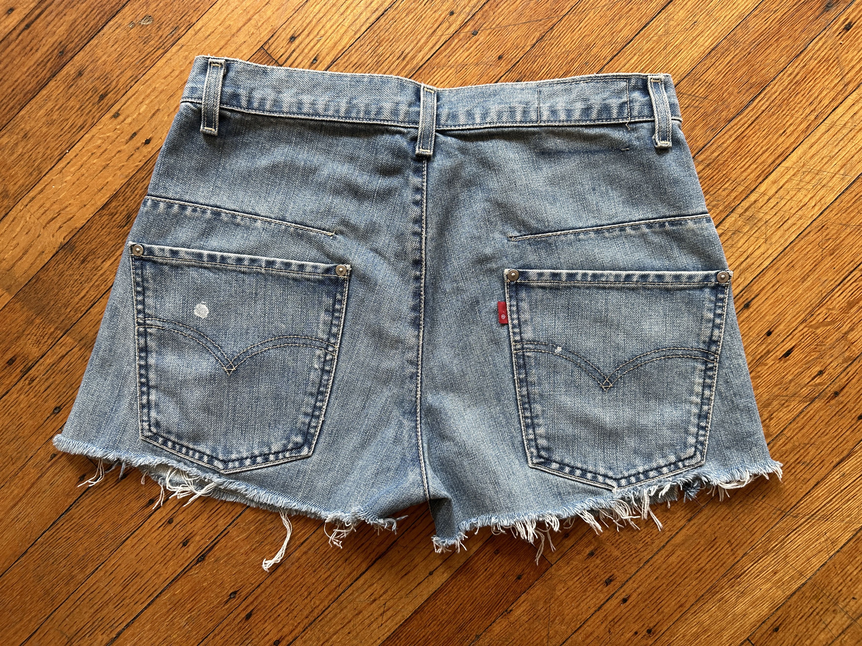 Levi's Vintage Clothing Vintage Levi's bush high waist jean shorts Wmns W30 Size 30" / US 8 / IT 44 - 2 Thumbnail