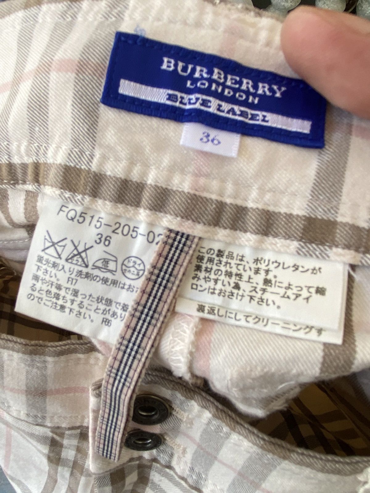 Burberry Burberry Blue Label nova check shorts pink accent stripe. Size 28" / US 6 / IT 42 - 11 Thumbnail