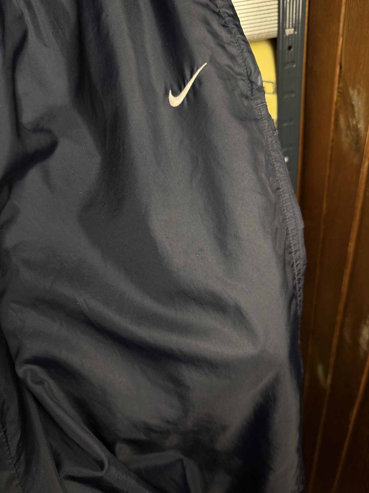 Nike vintage Nike nylon pants streetwear japan Y2K Size US 36 / EU 52 - 15 Thumbnail