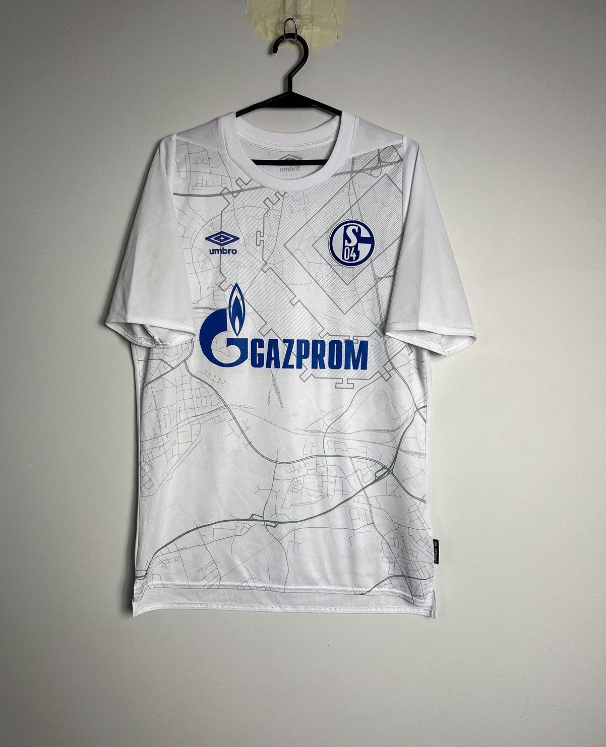 Umbro Umbro FC Schalke 04 2020/2021 Soccer Jersey Size US L / EU 52-54 / 3 - 1 Thumbnail