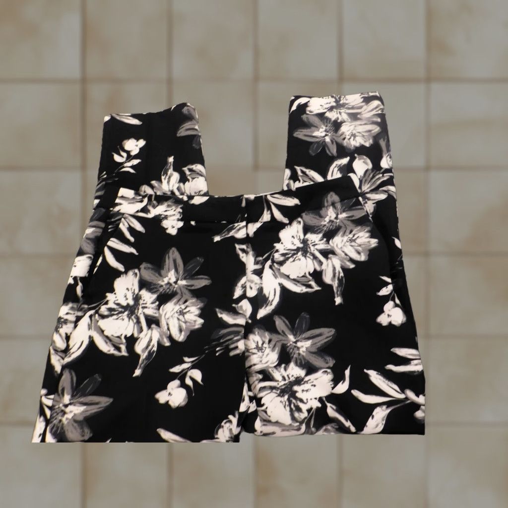 Cynthia Rowley Cynthia Rowley Womens Pants Black Floral Straight Chino Slacks 8 Regular Zip Inseam 27 Size 24" / US 00 / IT 34 - 1 Thumbnail