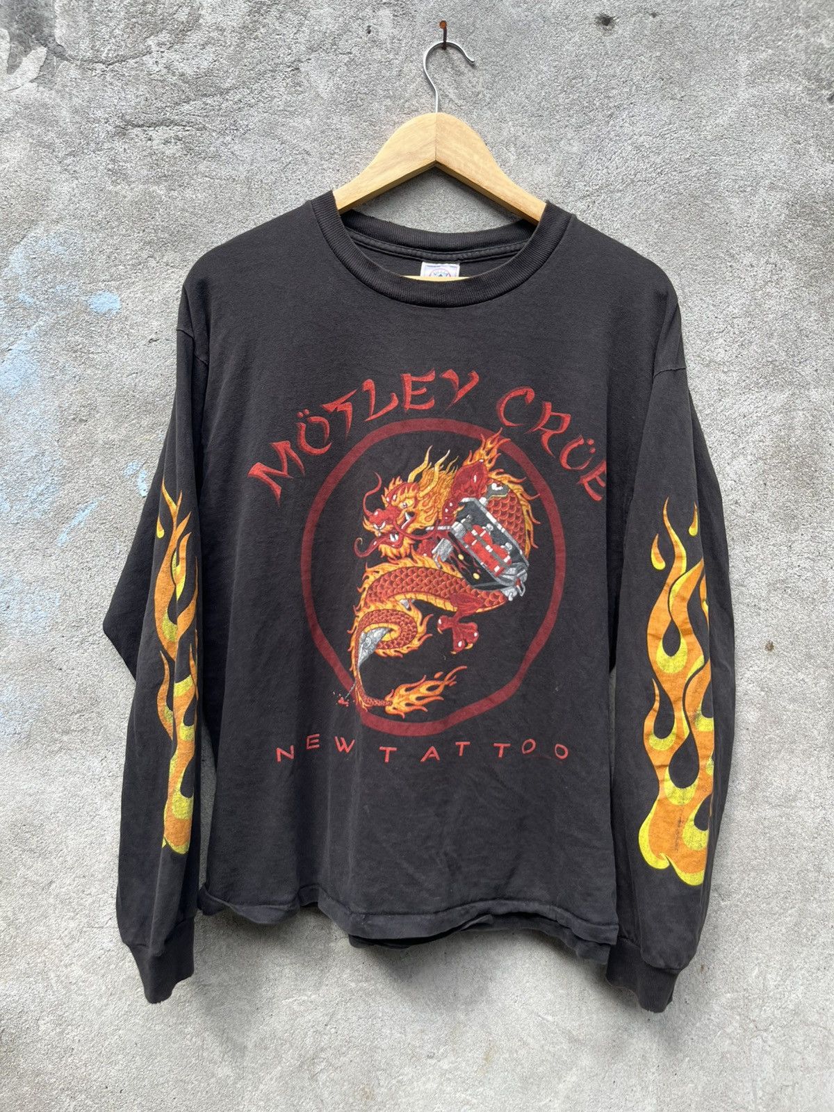 Vintage Vintage 1999 Mötley Crüe New tattoo Size US L / EU 52-54 / 3 - 1 Thumbnail