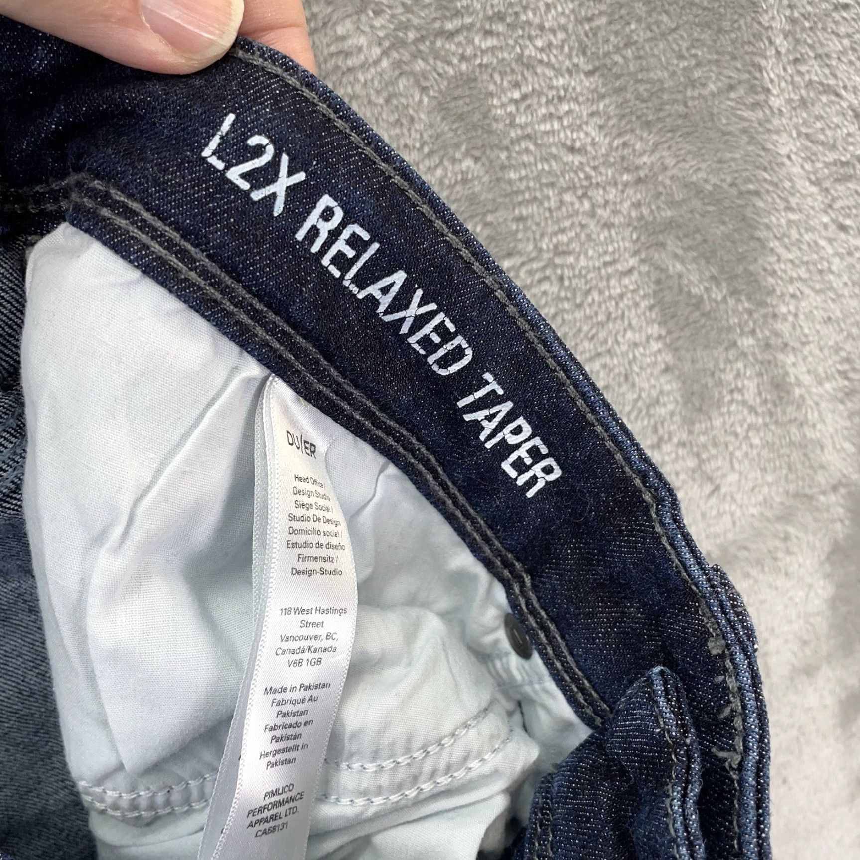 DUER DU/ER Jeans Mens 32x28 l2X Relaxed Taper Stretch Denim Dark Blue 5-Pocket Logo City USA Mens Size US 32 / EU 48 - 6 Thumbnail