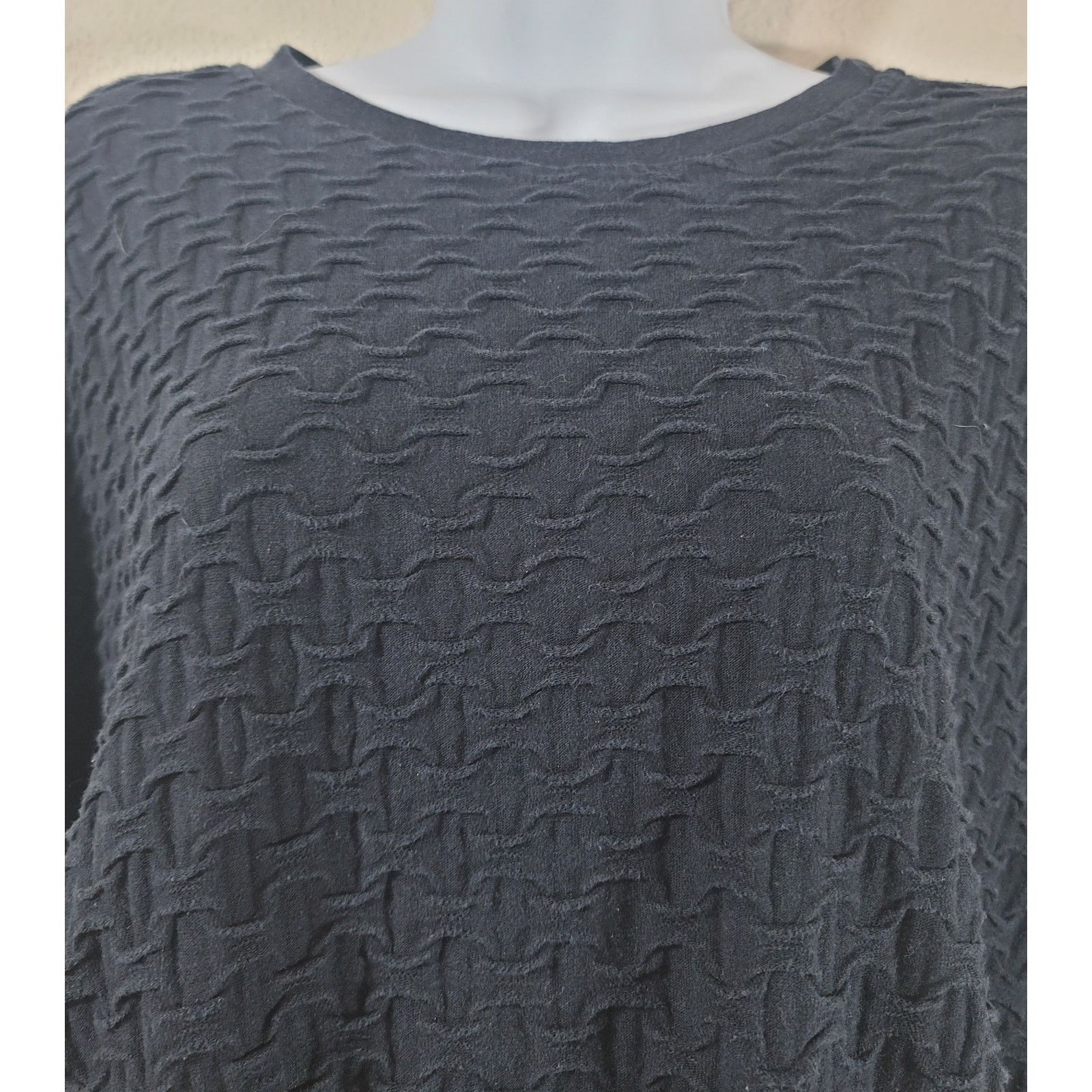 Vogue Vogue USA Black Puckered Material Round Neck Top 26W Size 3XL / US 20-22 - 5 Thumbnail