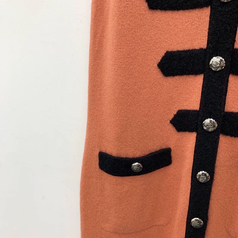 Chanel Chanel Orange cashmere V-neck sleeveless single-breasted l Size S / US 4 / IT 40 - 4 Thumbnail