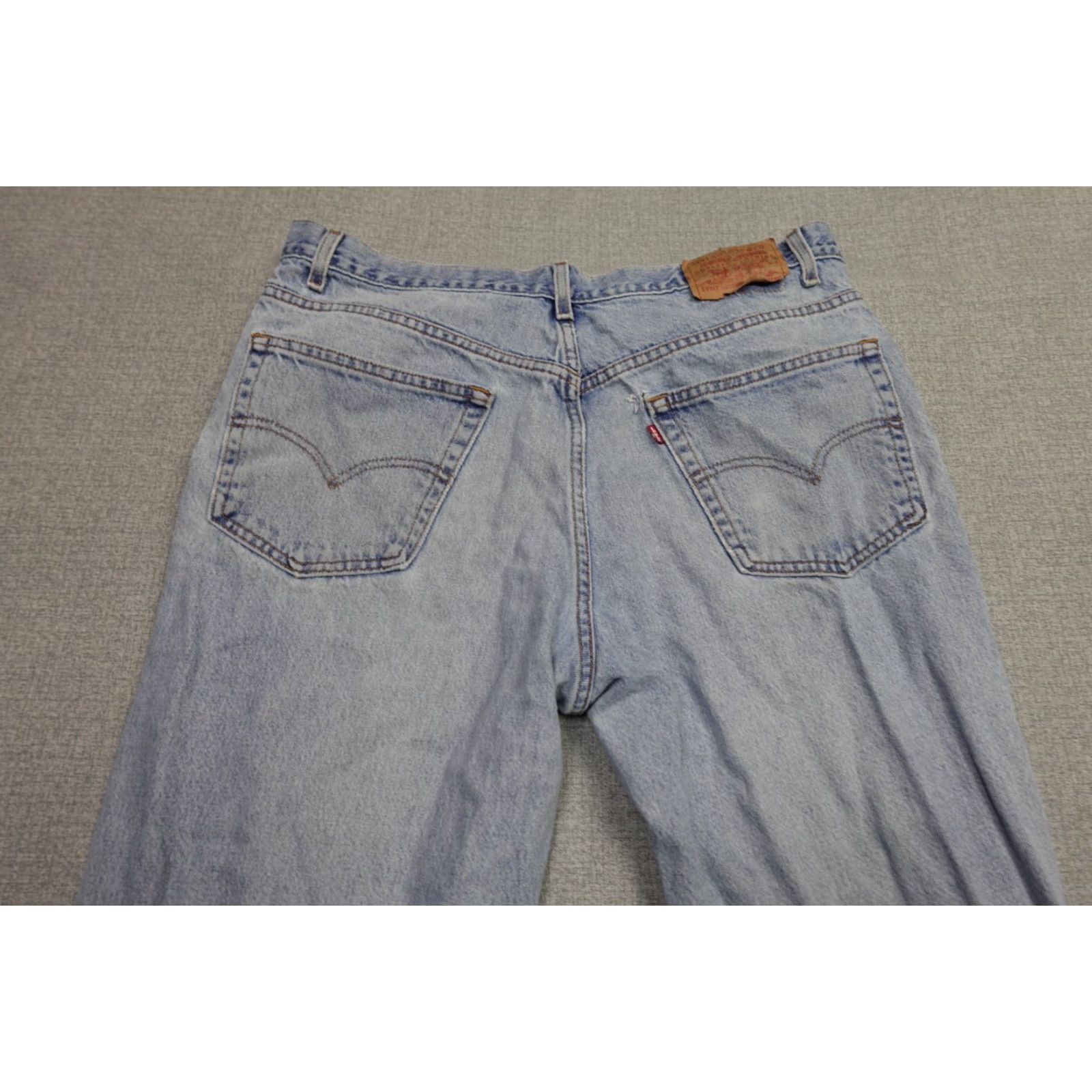 Levi's VINTAGE Levi's Jeans 550 Men 38x32 Blue Relaxed Fit Straight Leg Light Wash Size US 38 / EU 54 - 5 Thumbnail