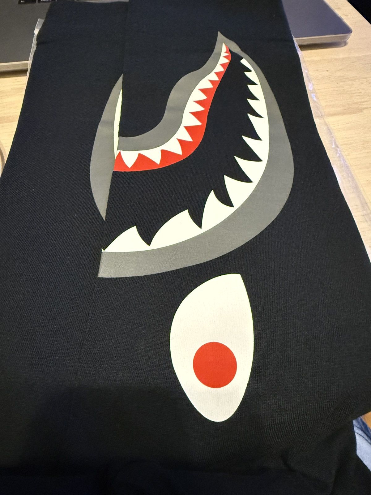 Bape A BATHING APE SIDE SHARK T SIZE L Size US L / EU 52-54 / 3 - 5 Thumbnail