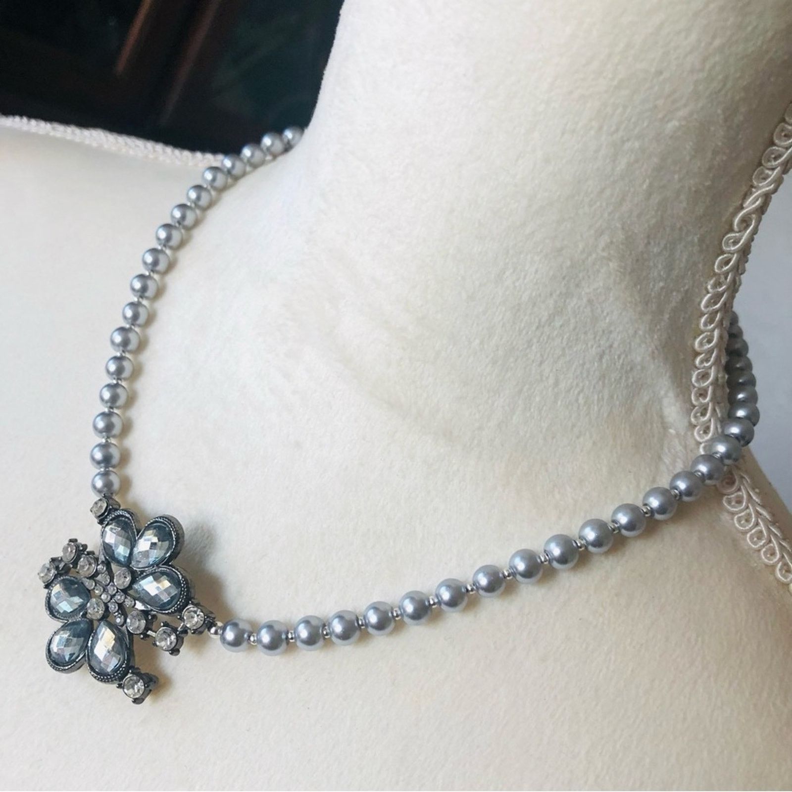 Handmade Handcrafted repurpose smoky stone floral Pearl necklace Size ONE SIZE - 5 Thumbnail