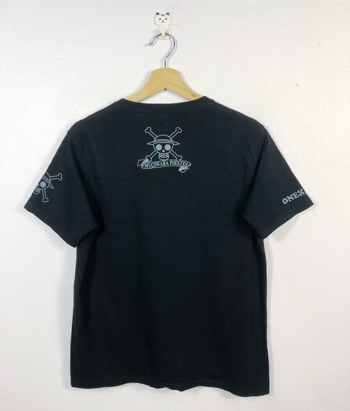 Anime × Japanese Brand × One Piece Rare One Piece Japan Big Logo Tee Size US L / EU 52-54 / 3 - 7 Thumbnail