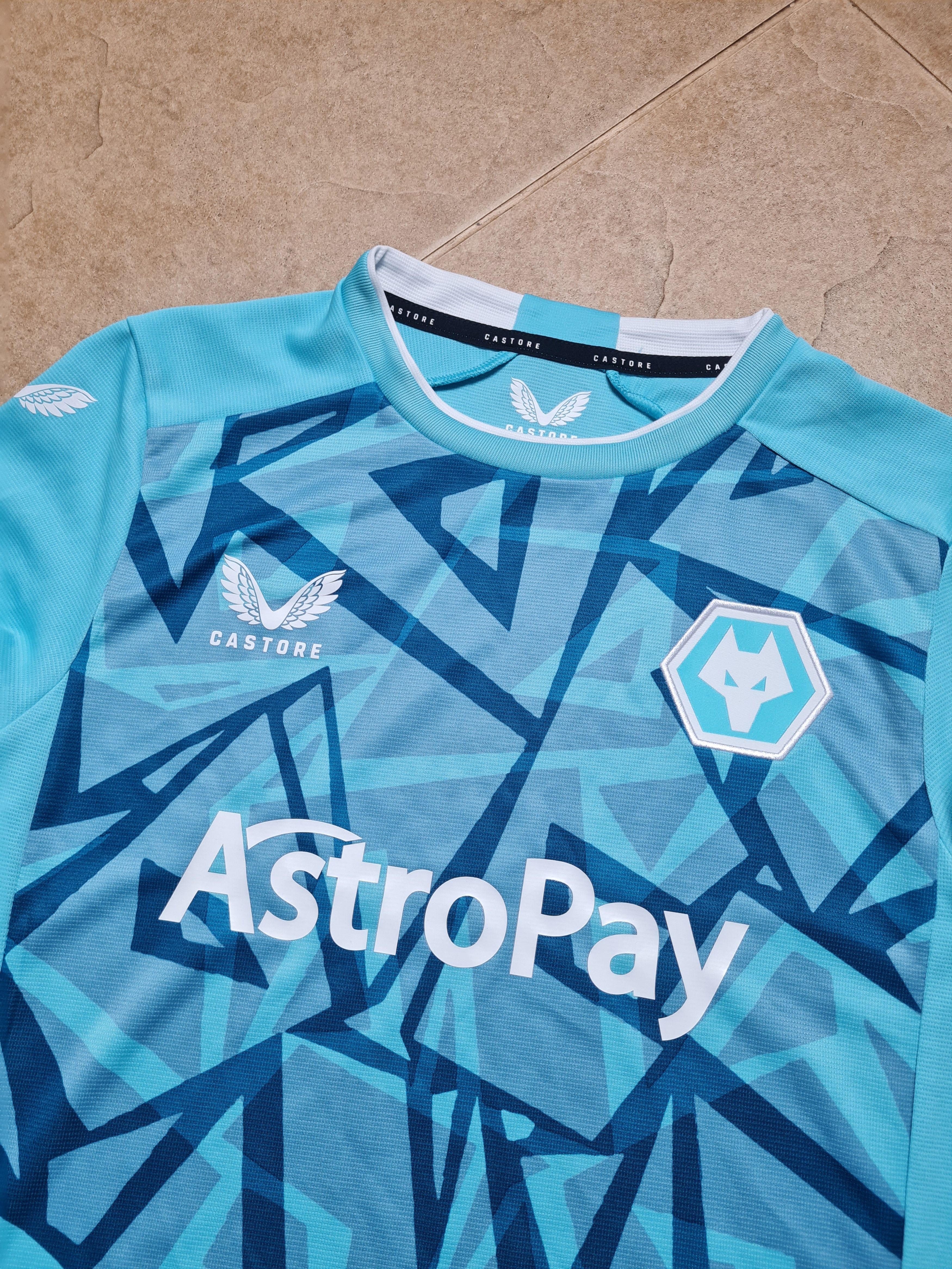 Castore Jersey Wolverhampton Wanderers Long Sleeve 2023/24 Shirt XS Size US XS / EU 42 / 0 - 1 Thumbnail