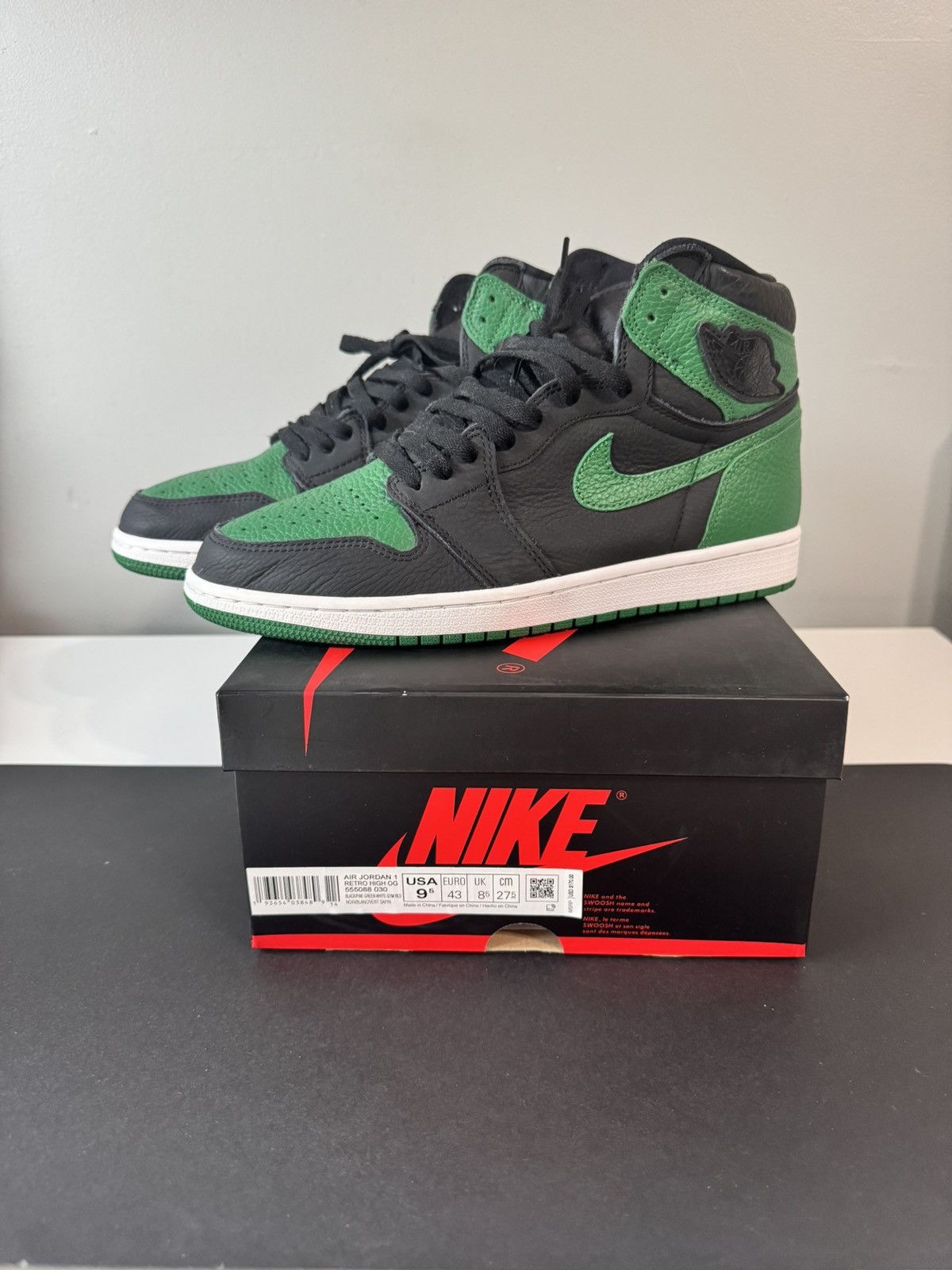 Jordan Brand Jordan 1 Retro Pine Green Black Size US 9.5 / EU 42-43 - 1 Thumbnail