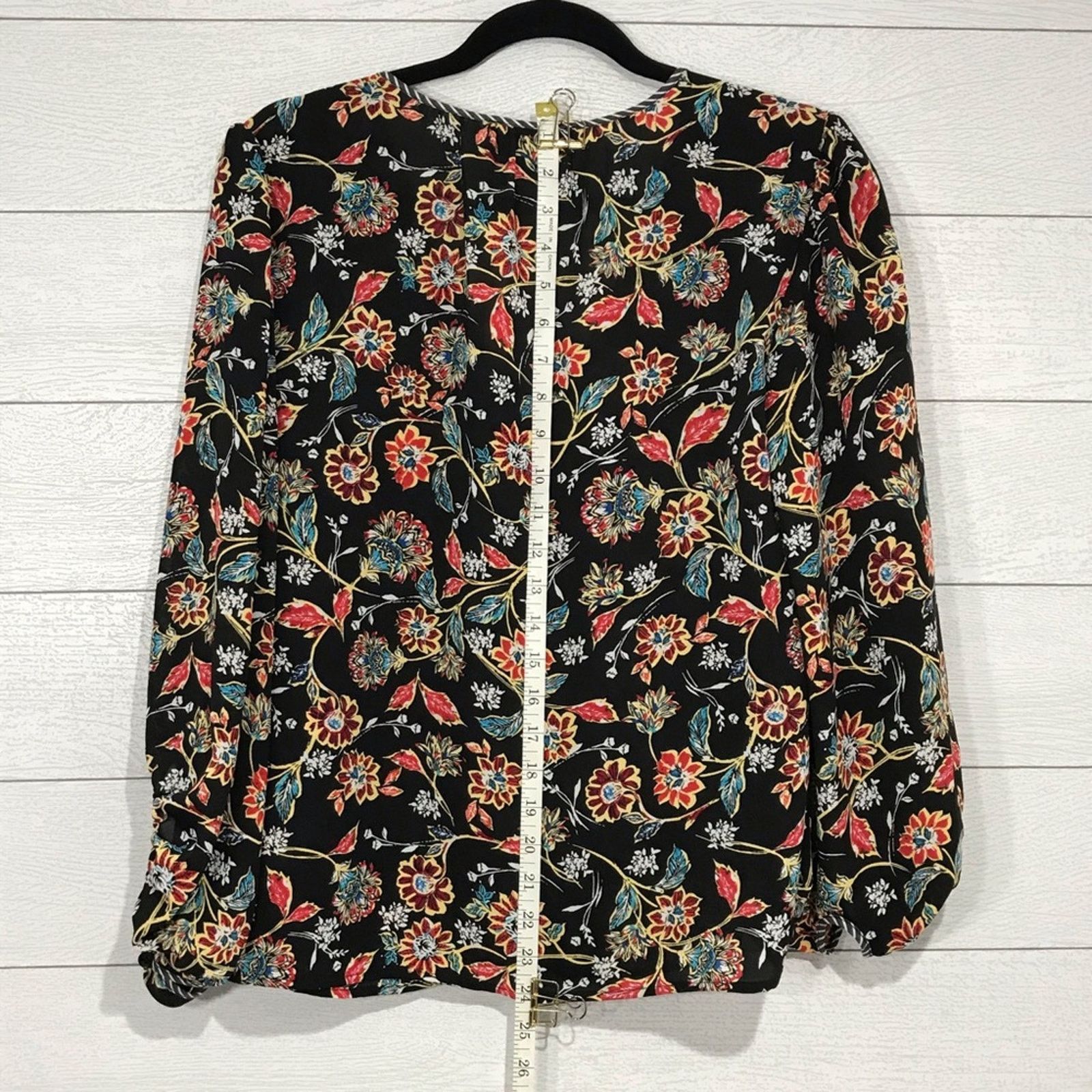 Laundry by Shelli Segal Laundry Shelli Segal Black Floral Wrap Top S NWT Size S / US 4 / IT 40 - 5 Thumbnail