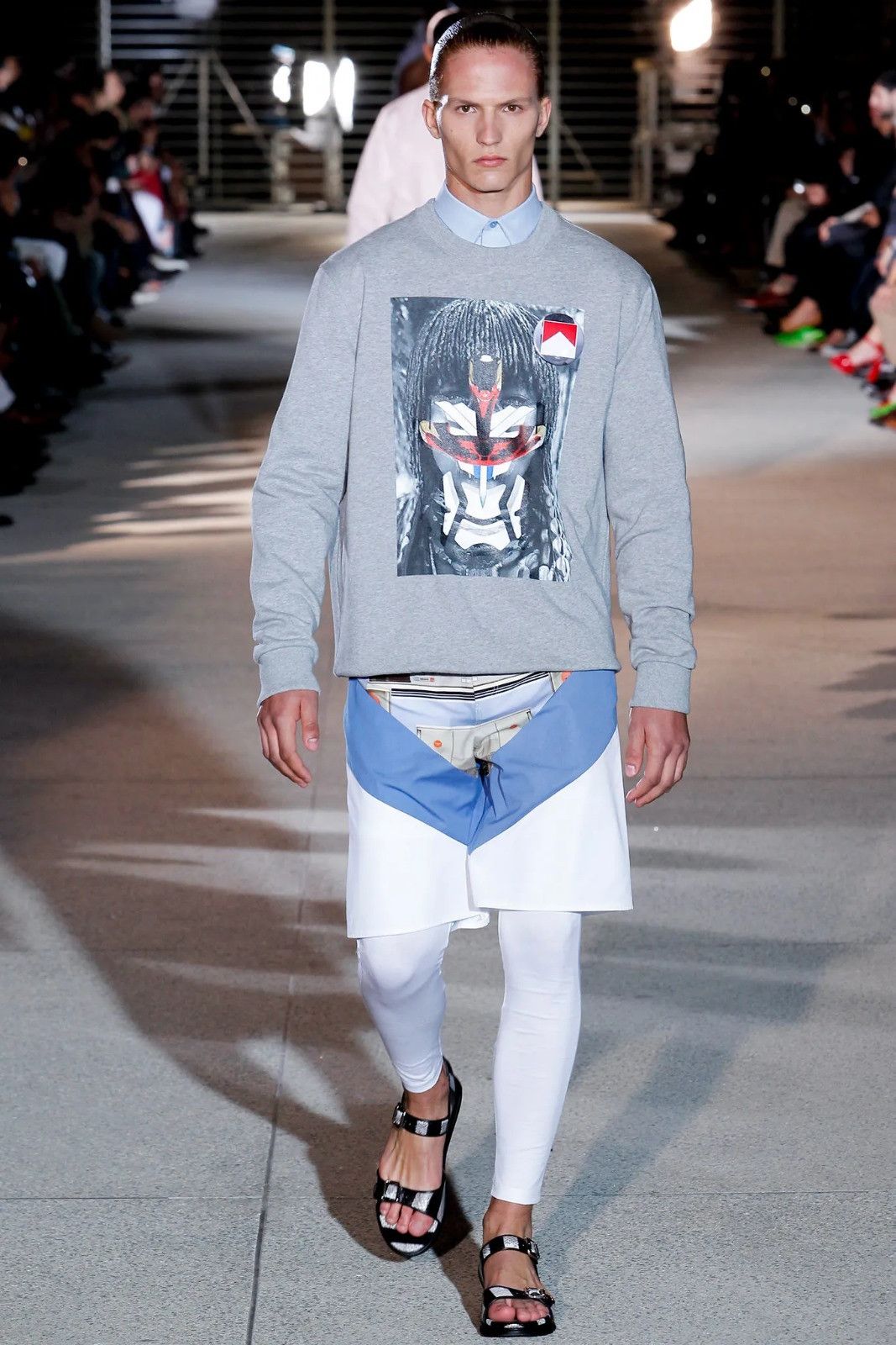 Givenchy Grey Masai Warrior Print Oversized Sweatshirt Size US XXS / EU 40 - 2 Thumbnail