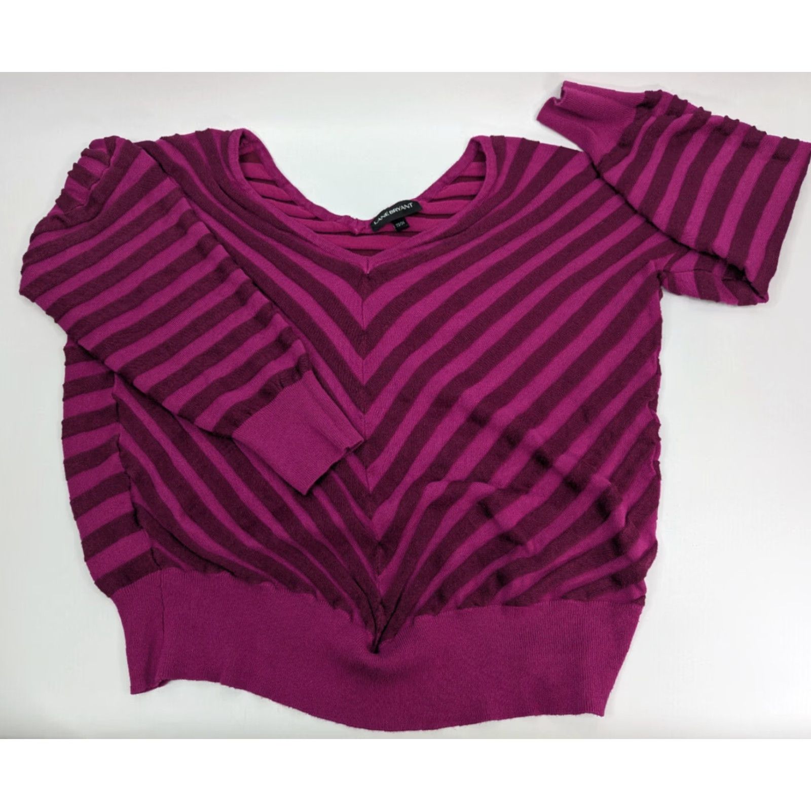 Vintage VINTAGE Lane Bryant Sweater Womens Plus Size 22/24 Magenta Purple Cheveron Stripe Lightweight Knit 73% rayon 27% nylon Womens Size 3XL / US 20-22 - 2 Thumbnail