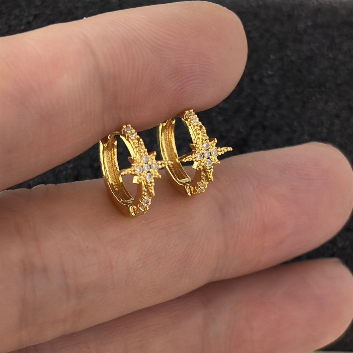 Other 13mm Small Star Gold Hoop Earrings for Men Women Size ONE SIZE - 6 Thumbnail