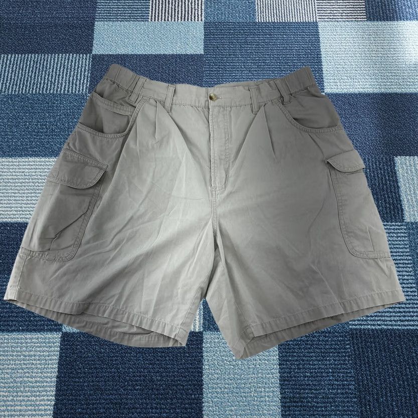 Vintage Columbia Men Cargo Shorts Light Weight Size 38 Beige Regular Inseam 10in Casual Cotton Front Flat Front Belt Loops Pocket Cargo Summer Fall Spring Size US 36 / EU 52 - 1 Thumbnail