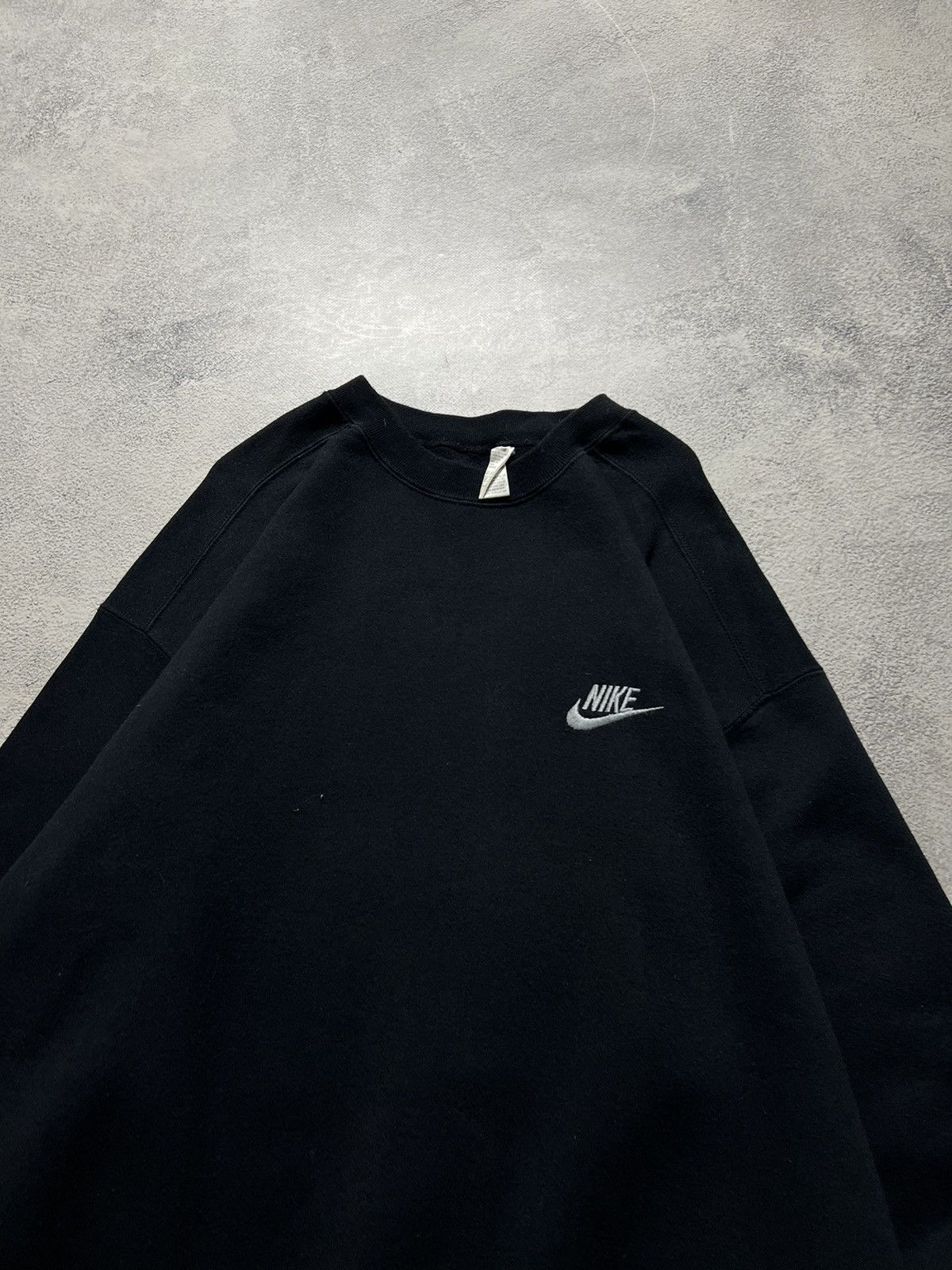 Nike × Vintage Vintage Y2k Nike 🖤 Faded Crewneck Mini Logo Sweatshirt 90’s Size US XL / EU 56 / 4 - 6 Thumbnail
