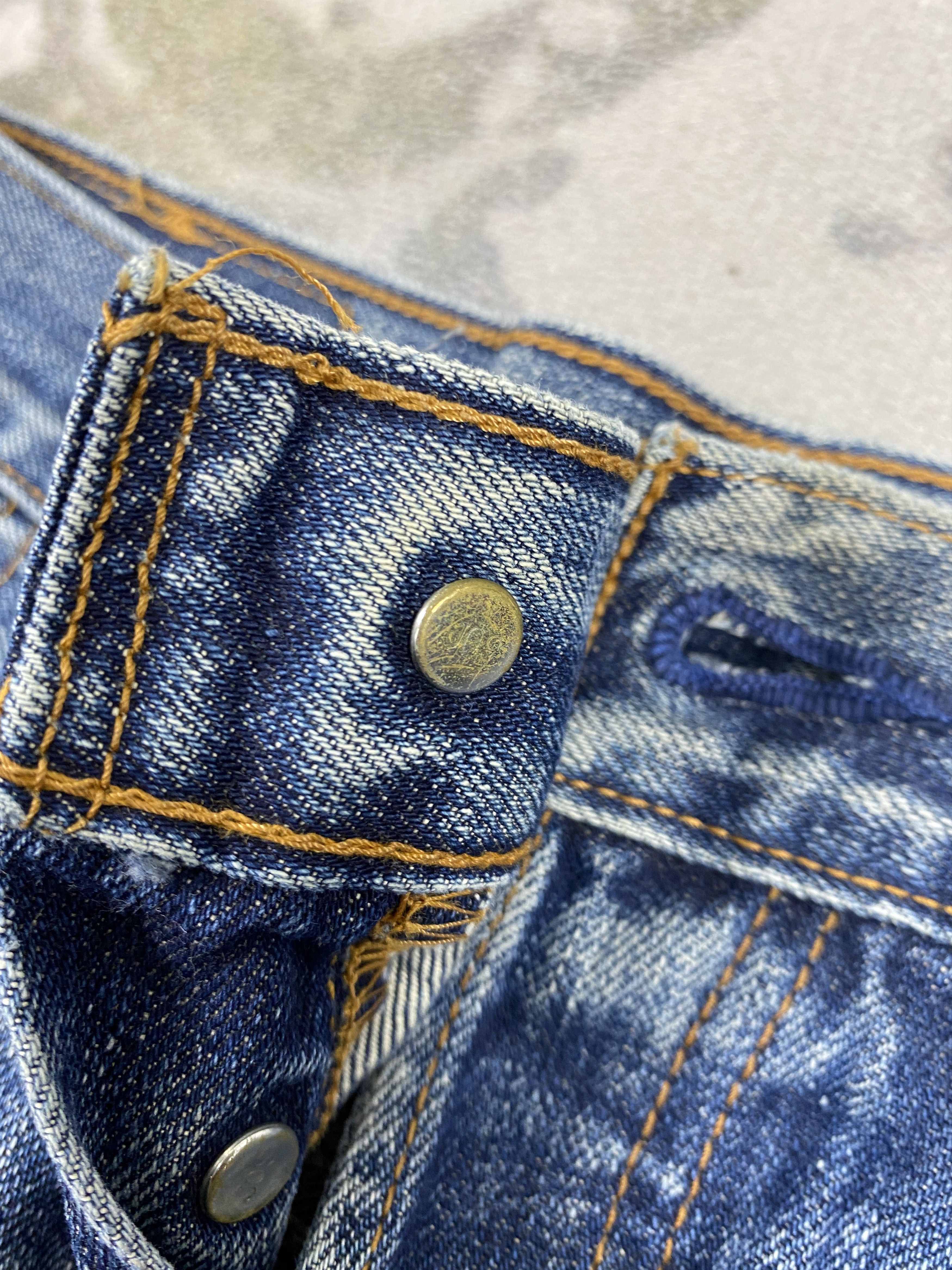 Distressed Blue Vintage Levi's 522 Jeans 30x32 Denim- JN3714