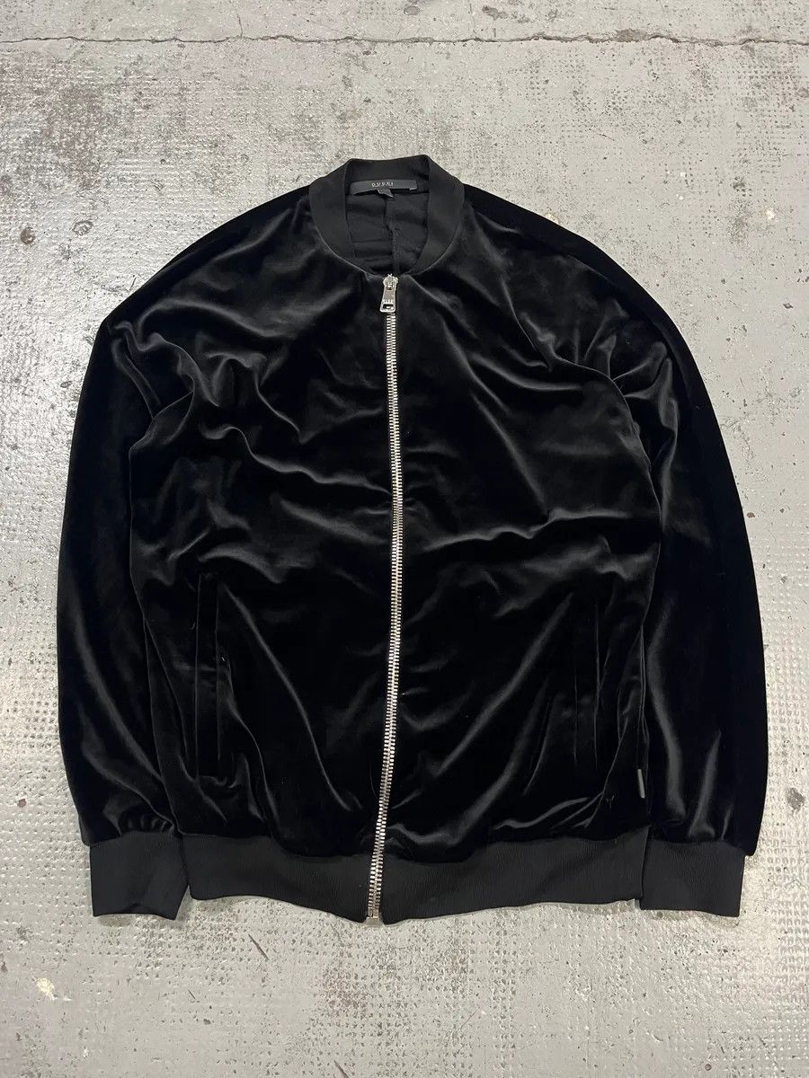 Gucci 2010s Gucci Black Velvet Bomber Jacket Size US S / EU 44-46 / 1 - 1 Thumbnail