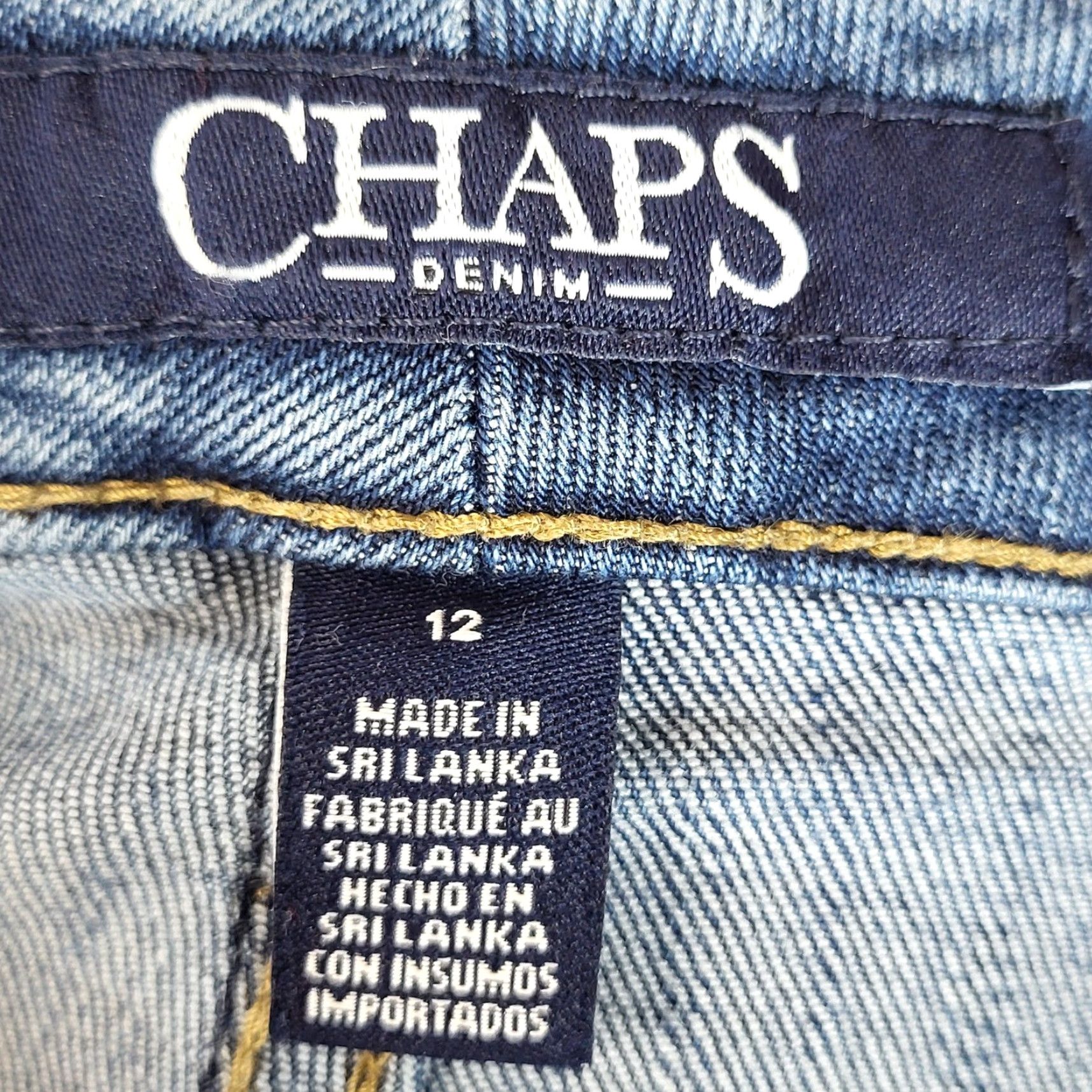 Chaps Chaps Denim Shorts Women 12 Star Print Stretch Medium Wash Blue Pockets Bermuda Casual Everyday 5-Pocket USA Womens Size 34" / US 12 / IT 48 - 4 Thumbnail