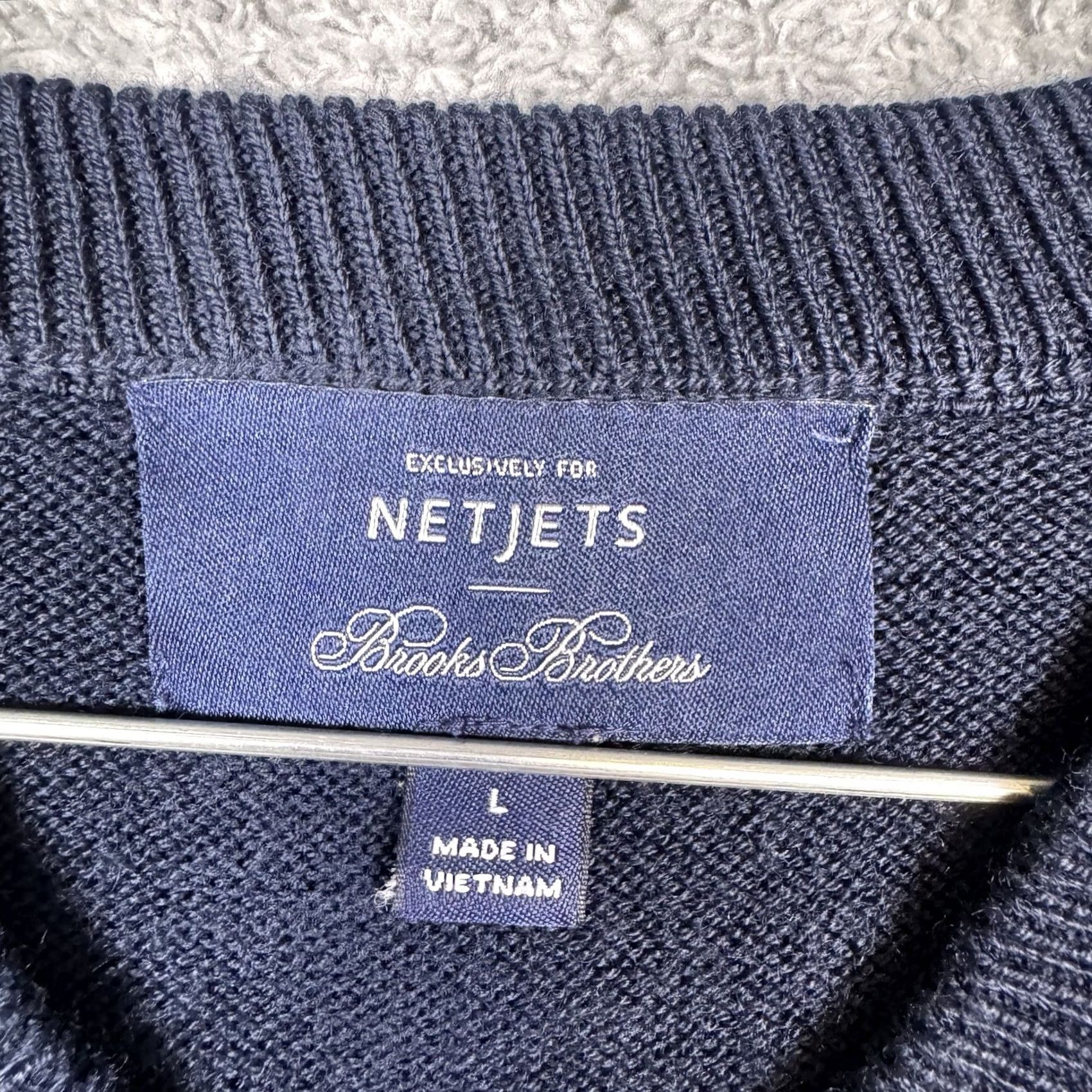 Brooks Brothers Brooks Brothers Merino Wool Sweater Mens L Netjets Stripe V Tennis Neck Long Sleeve Tight Knit Pullover Size US L / EU 52-54 / 3 - 2 Thumbnail