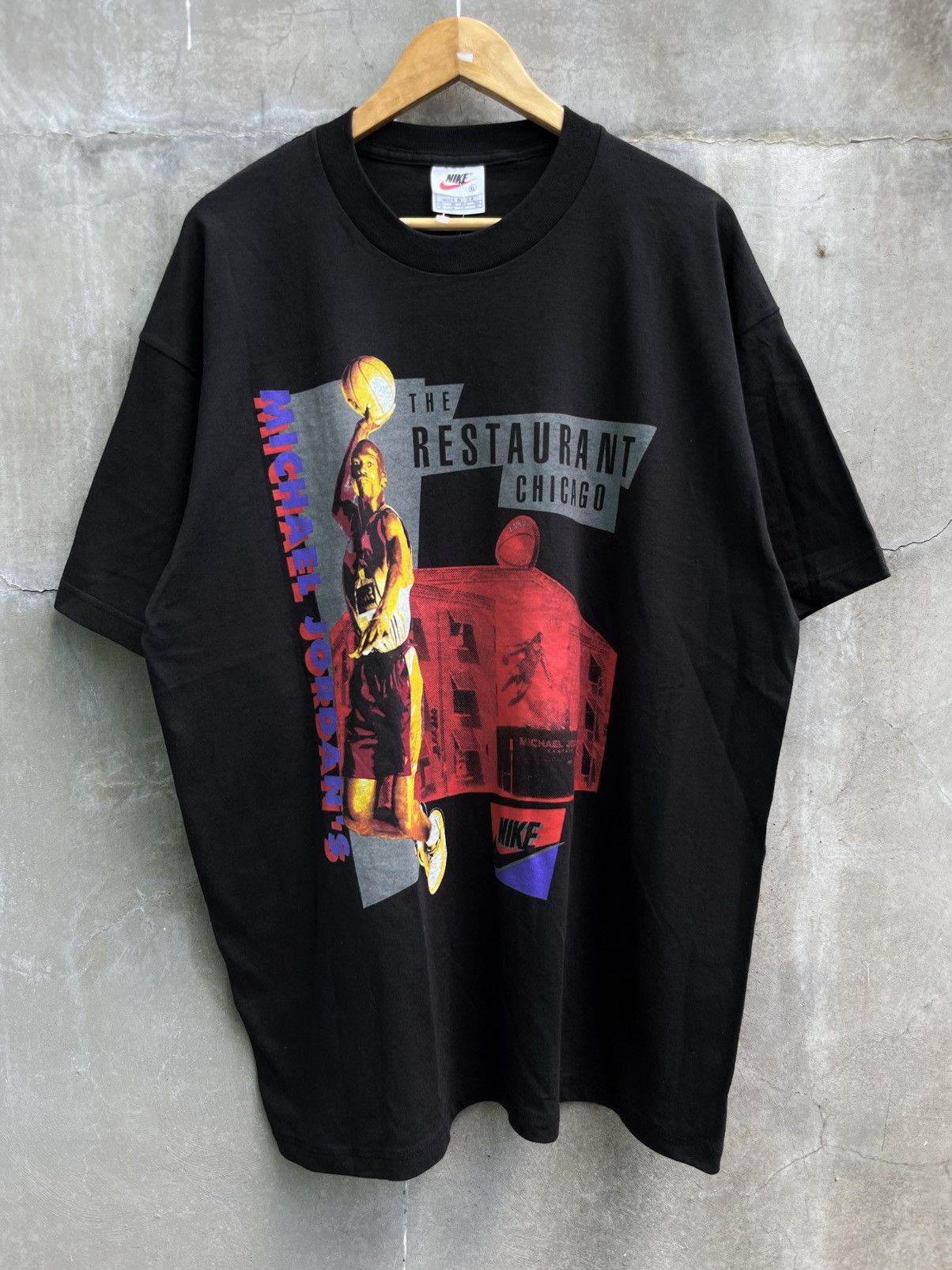 Nike 1990s Jordan Chicago Restaurant Tee Size US XL / EU 56 / 4 - 1 Thumbnail