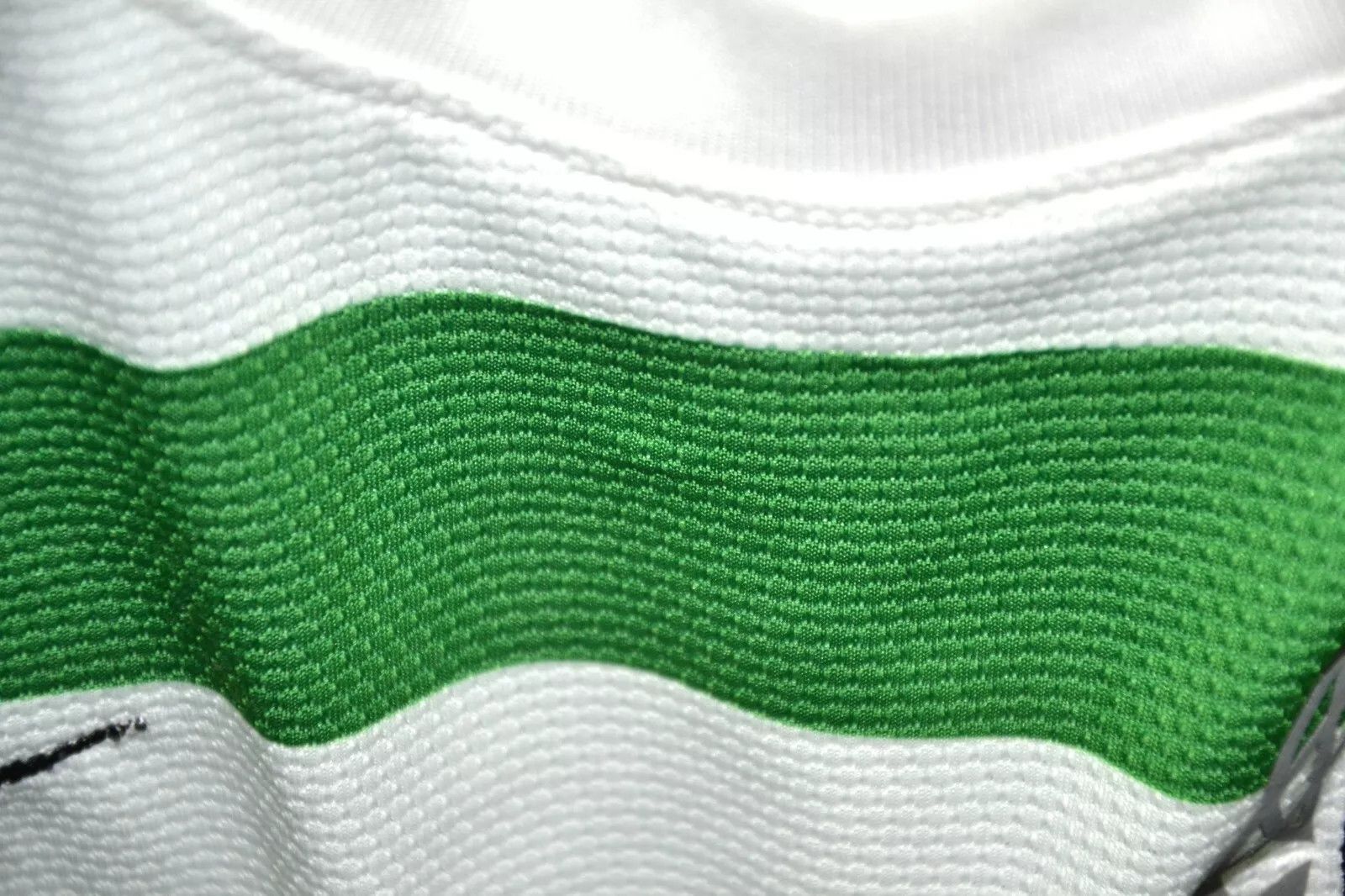 Nike CELTIC 2012/2013 SHIRT JERSEY NIKE SIZE L LONG SLEEVE Size US L / EU 52-54 / 3 - 4 Thumbnail