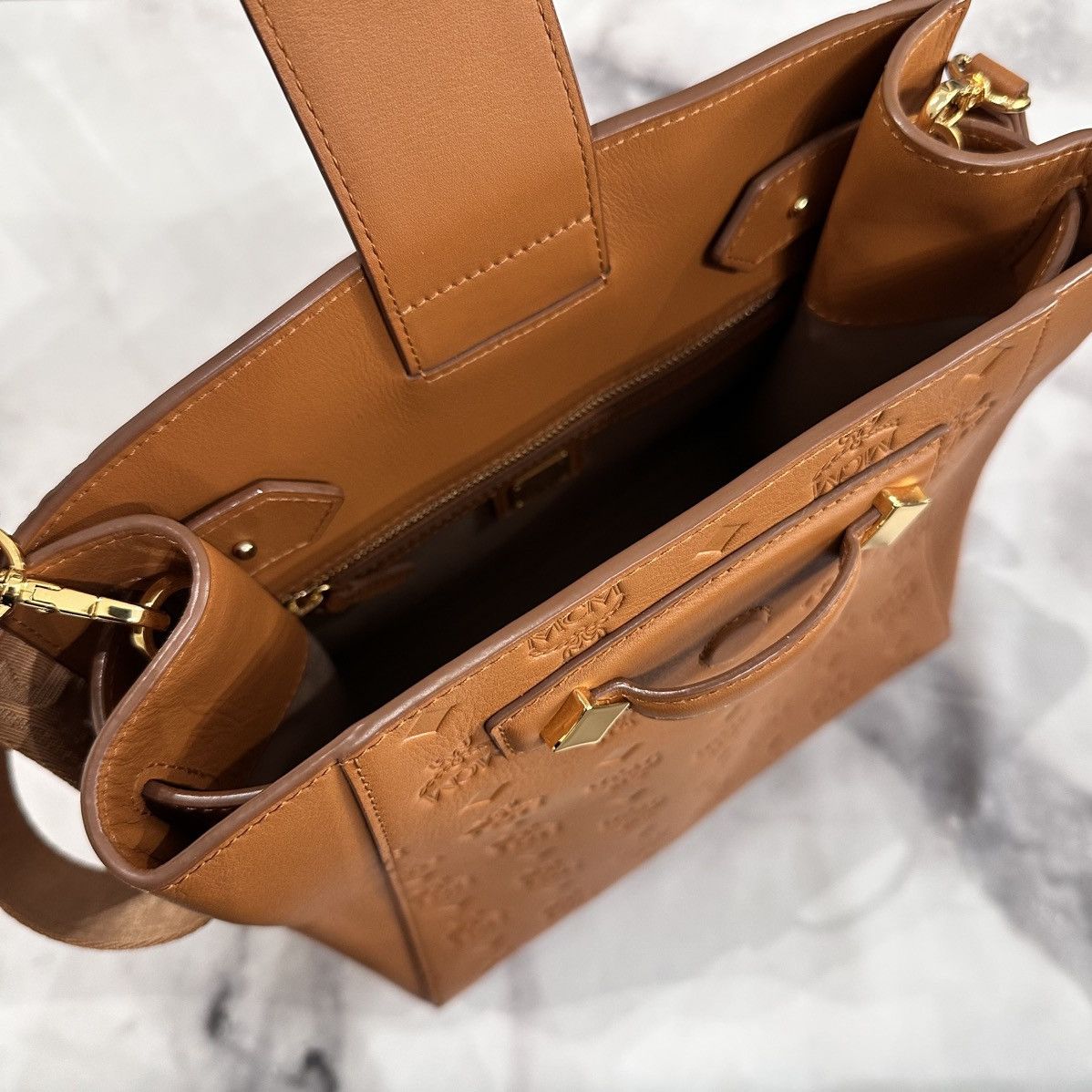 MCM NEW MCM COGNAC MONOGRAM CROSSBODY/SHOULDER BAG Size ONE SIZE - 8 Thumbnail