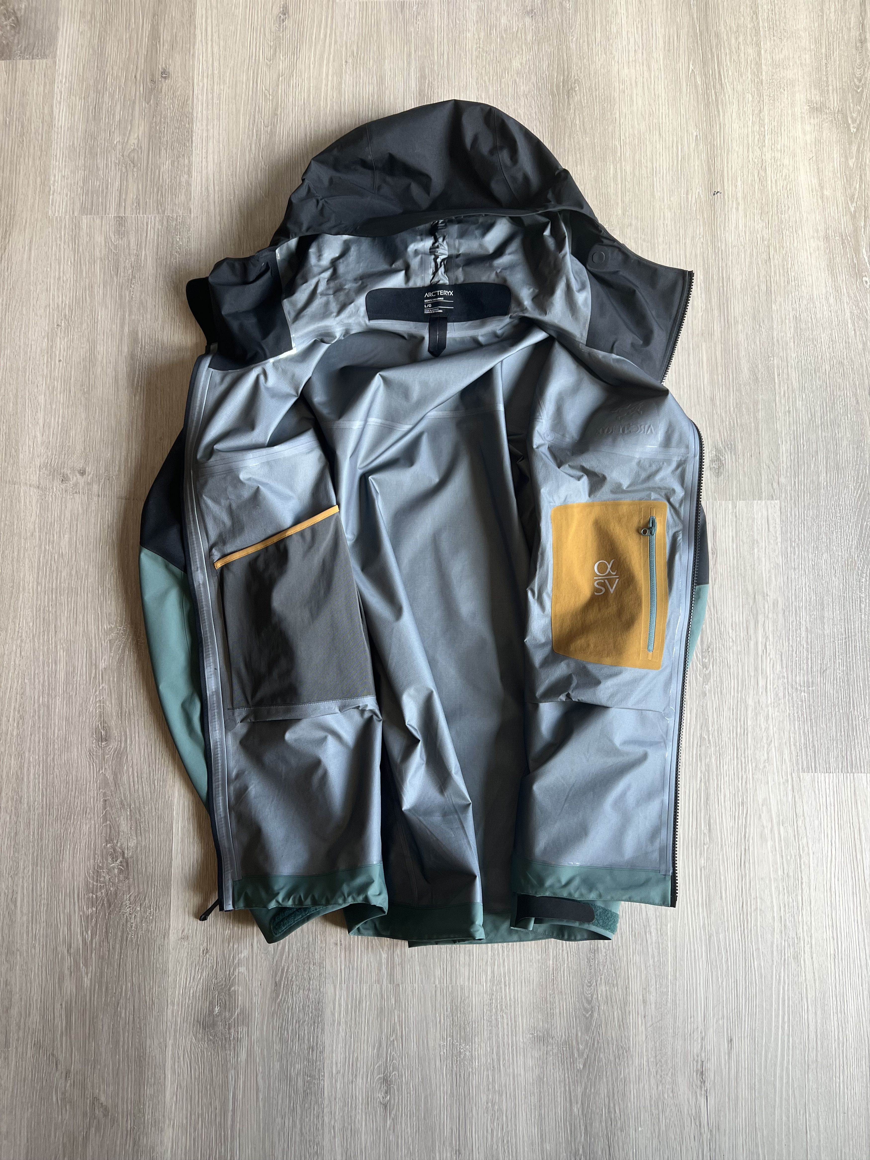 Arc'teryx Fall 23’ Alpha SV 24K Gold Dark Magic / Gorpcore / Gore-Tex Size US L / EU 52-54 / 3 - 10 Thumbnail