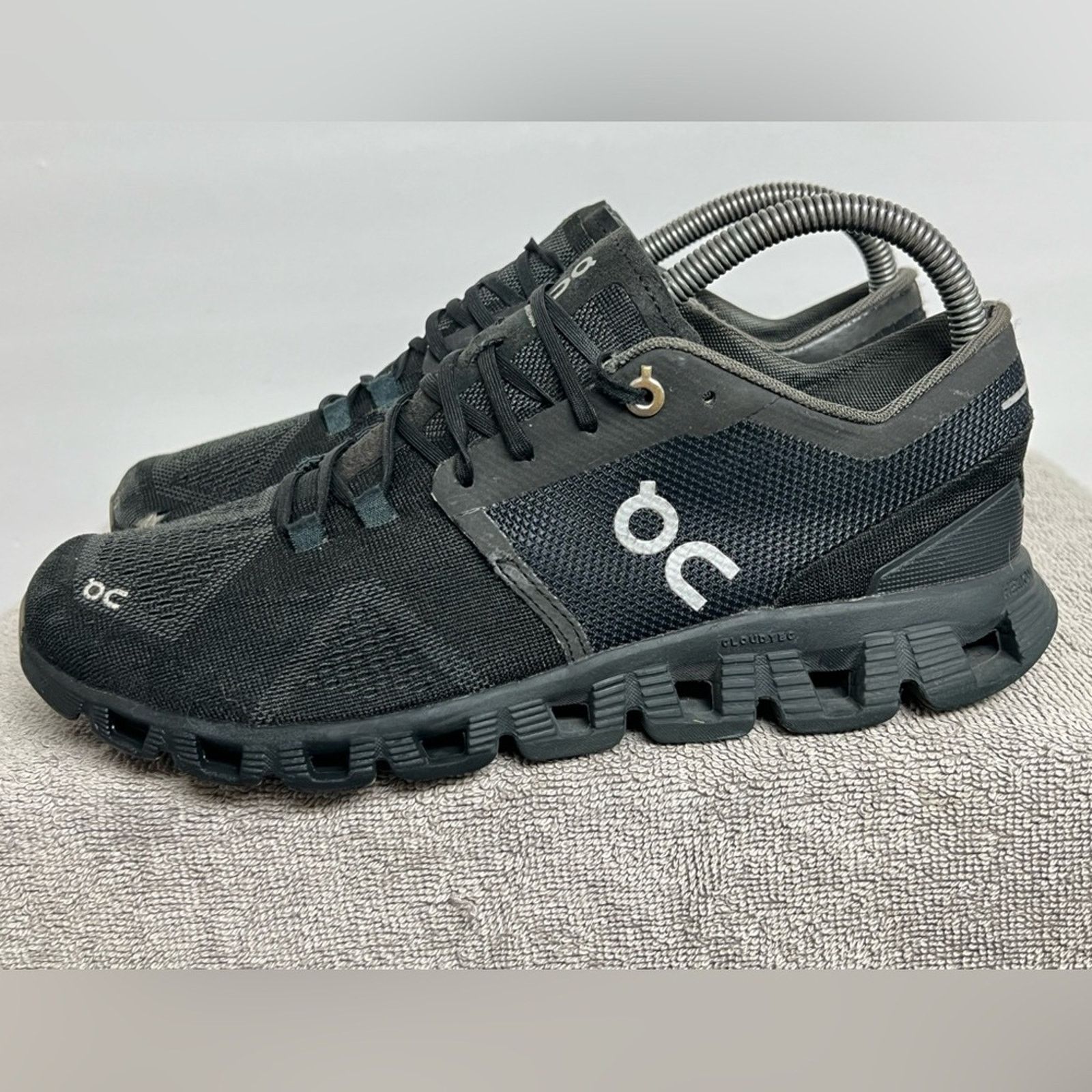 On On Cloud Shoes Women's Size 8 Black Cloud X Lace Up Running Size US 8 / IT 38 - 1 Thumbnail