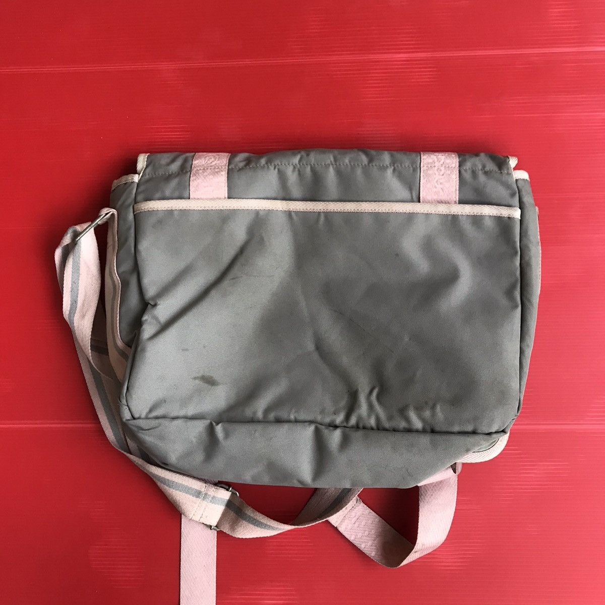 Hysteric Glamour × Rip Curl Rip Curl Shoulder Big messenger Bag Grey and pink chloe sev Size ONE SIZE - 13 Thumbnail