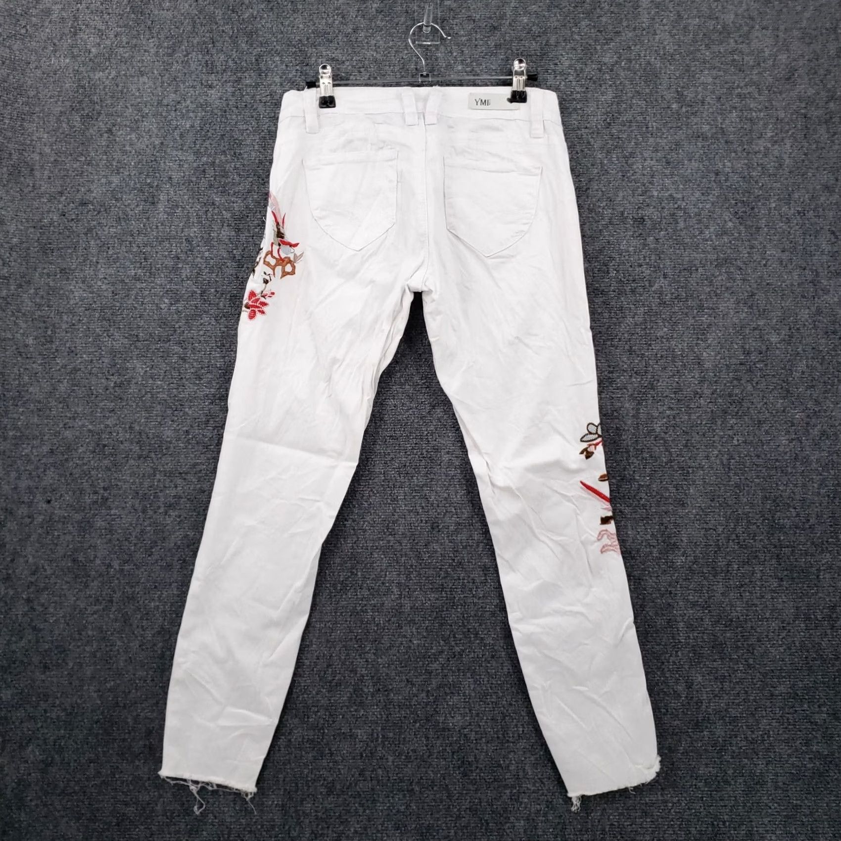 Vintage YMI Jeans Womens 3 Skinny Leg Zip Fly Floral Mid Rise Light Wash White Denim Jeans Women Slim Flower Pattern Cotton Blend White Size 26" / US 2 / IT 38 - 2 Thumbnail