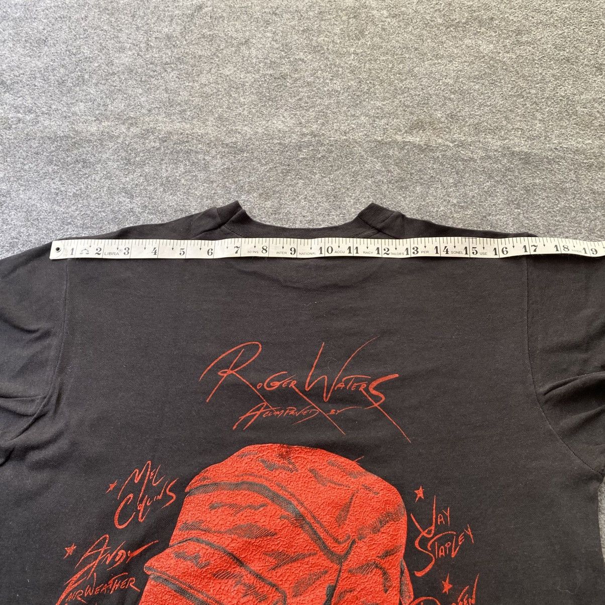 Band Tees Vintage 1984 Roger Waters tour t shirt Size US M / EU 48-50 / 2 - 8 Thumbnail