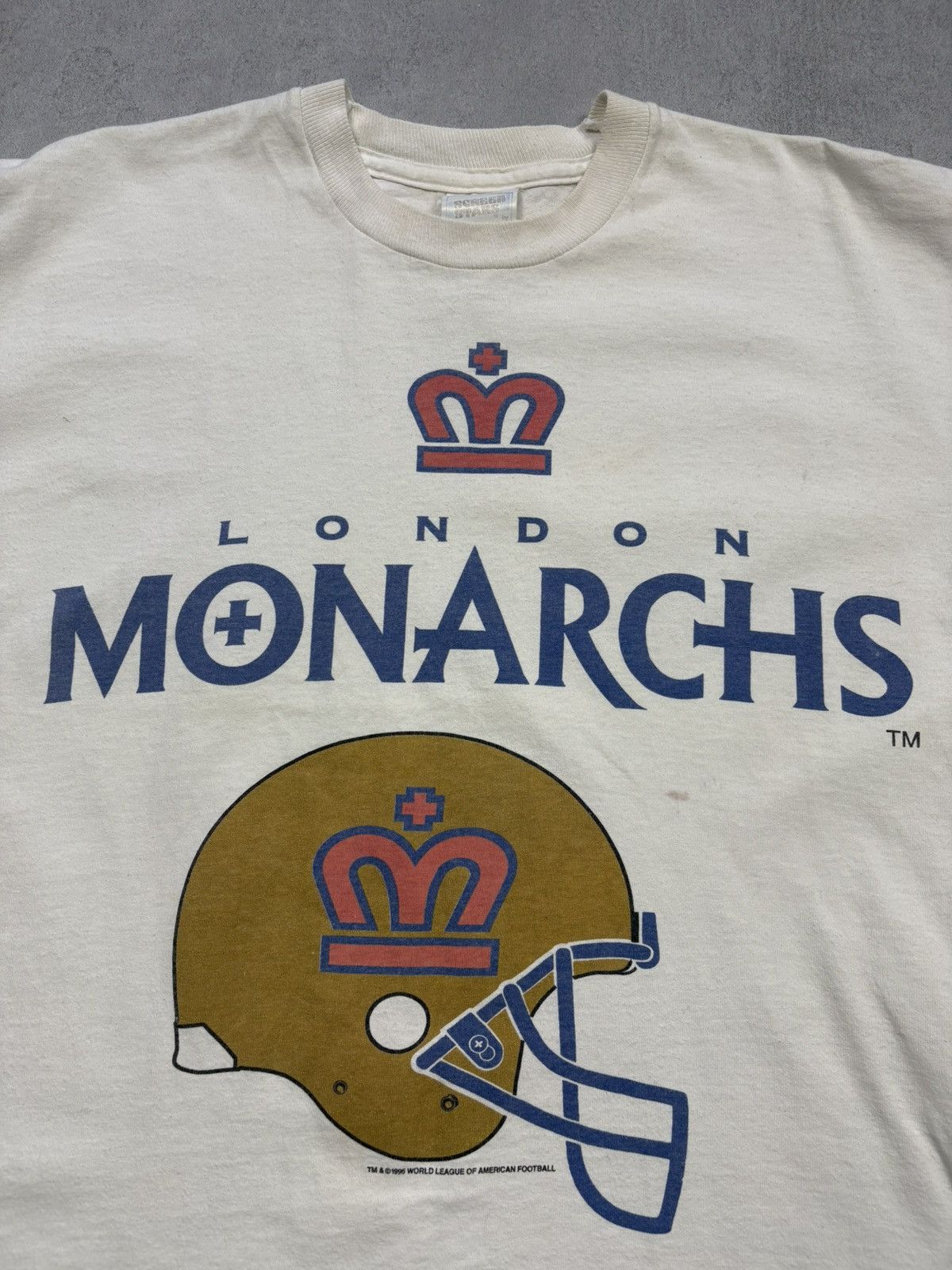 Vintage Vintage 1995 London Monarchs WLAF Graphic T-Shirt 90s NFL Size US XL / EU 56 / 4 - 5 Thumbnail