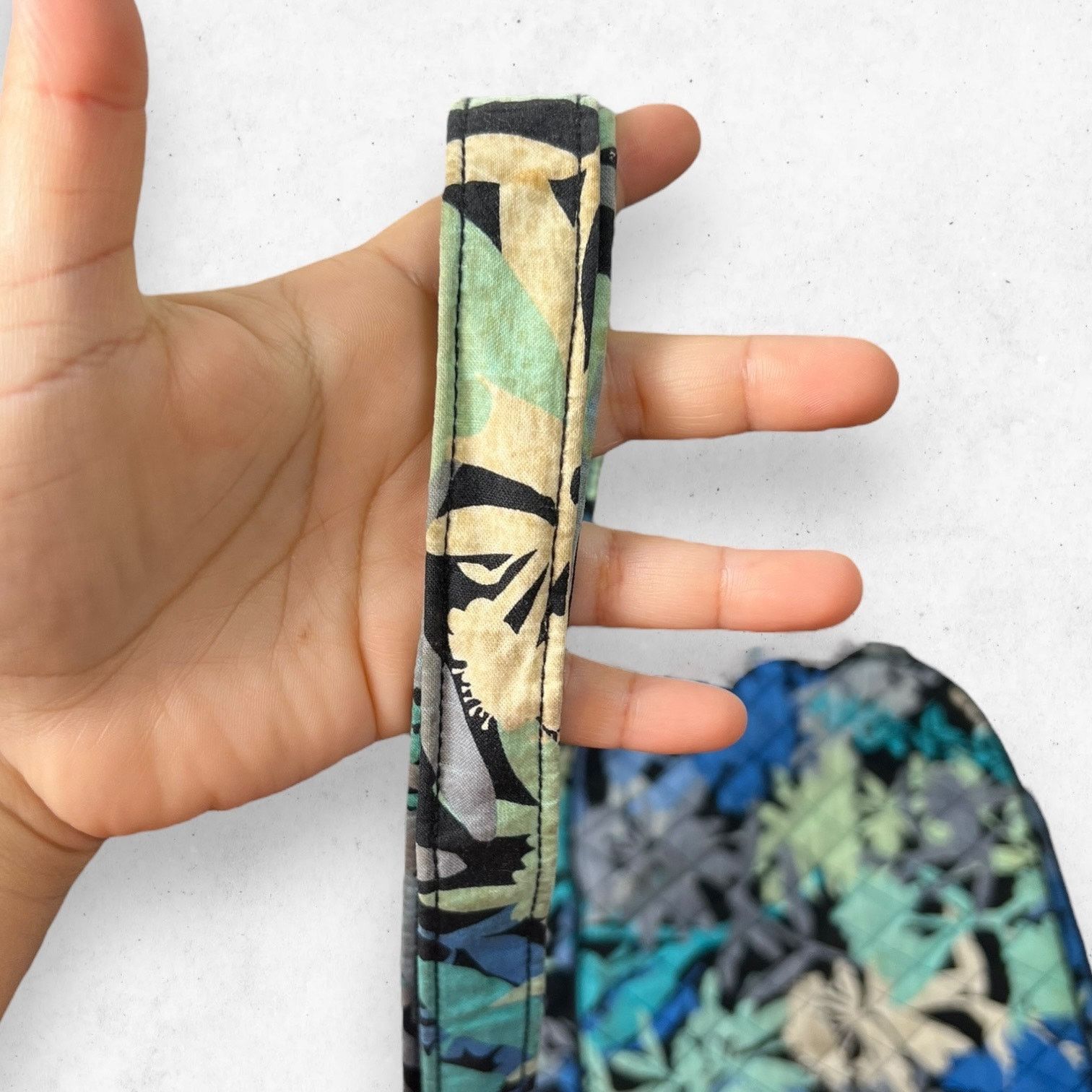 Vera Bradley Vera Bradley "Camo Floral" Retired Pattern Cross-body Bag Size ONE SIZE - 11 Thumbnail