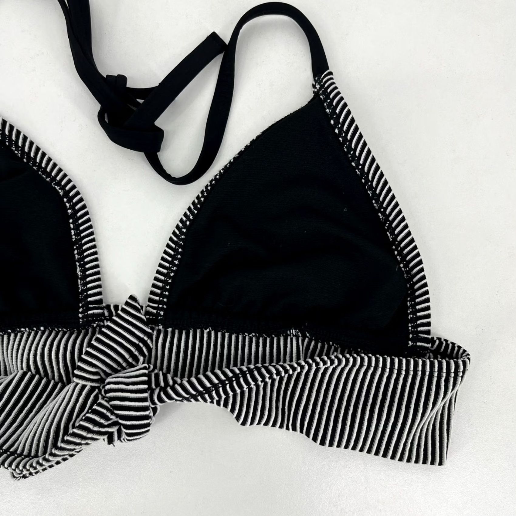 Vintage Shade & Shore Bikini Top Women's M Black Striped Triangle Wireless Halter Top M BLACK Striped Triangle Wireless Women’s Bikini Top Size M / US 6-8 / IT 42-44 - 5 Thumbnail