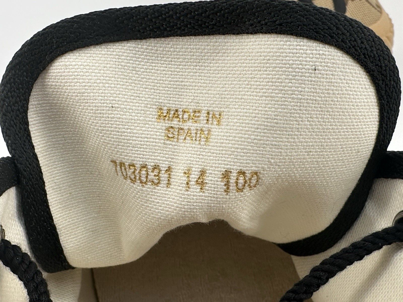 Gucci Size-EU-48/UK-14/US-15 Size US 15 / EU 48 - 9 Thumbnail