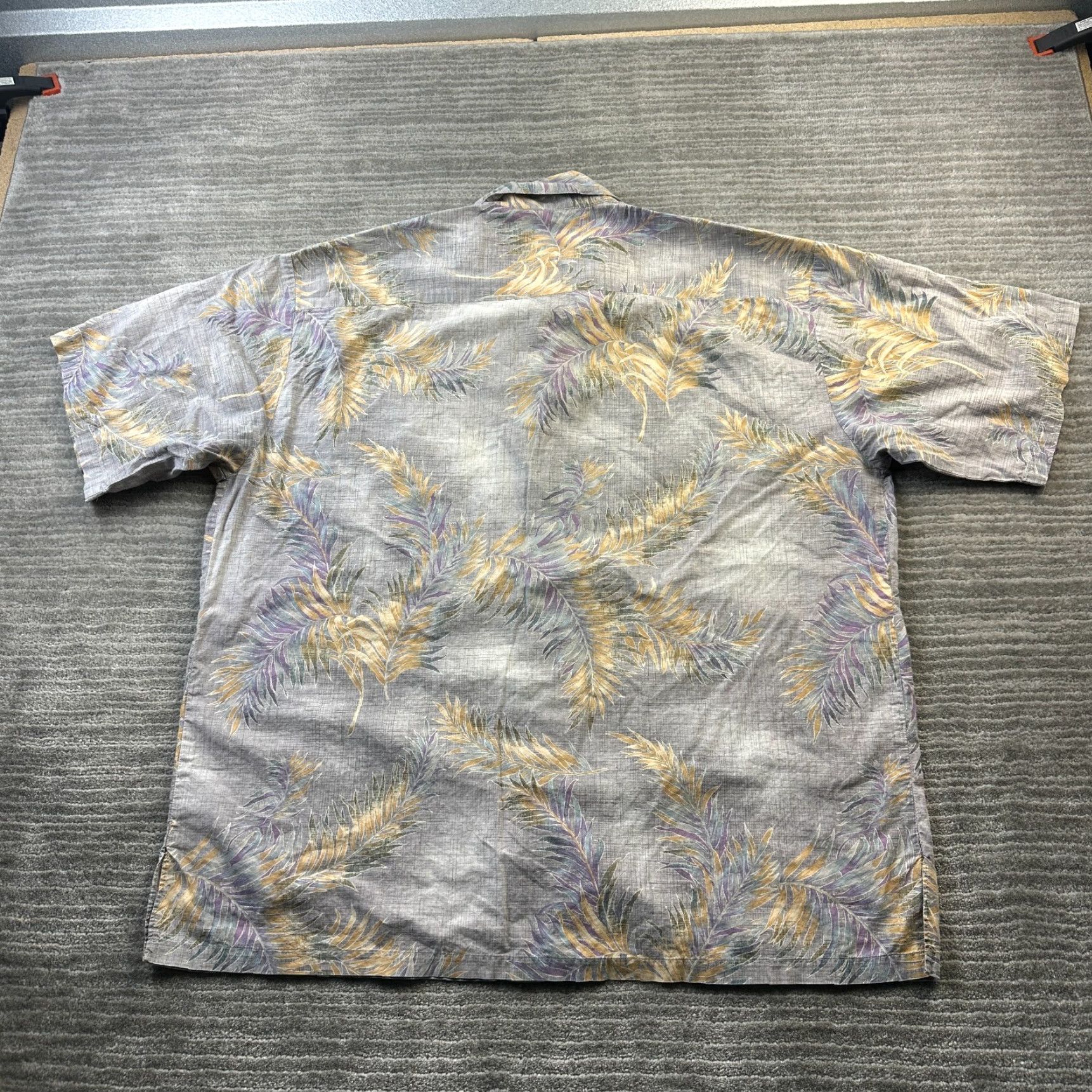 Tori Richard Tori Richard Shirt XL Gray Button-Up Mens Hawaiian Floral Cotton Lawn Short Sleeve Embroidered Casual Regular Fit Size US XL / EU 56 / 4 - 2 Thumbnail