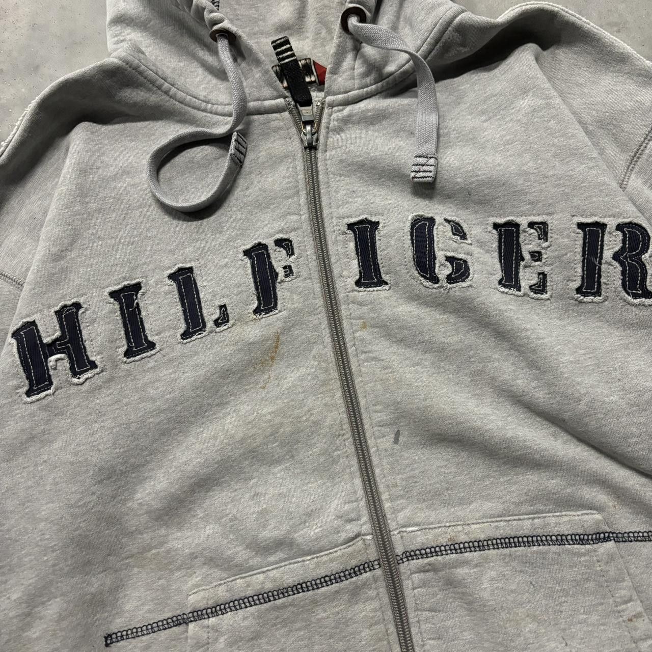 Tommy Hilfiger × Vintage Crazy Vintage 90s Distressed Tommy Hilfiger Spellout Essential Hoodie! Size US XL / EU 56 / 4 - 3 Thumbnail
