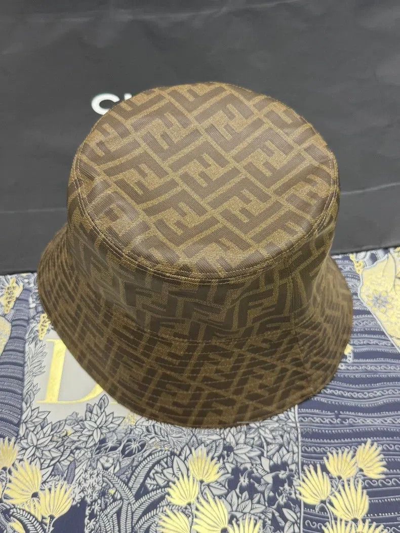Fendi size 59 Old Logo Fisherman Hat Classic Versatile