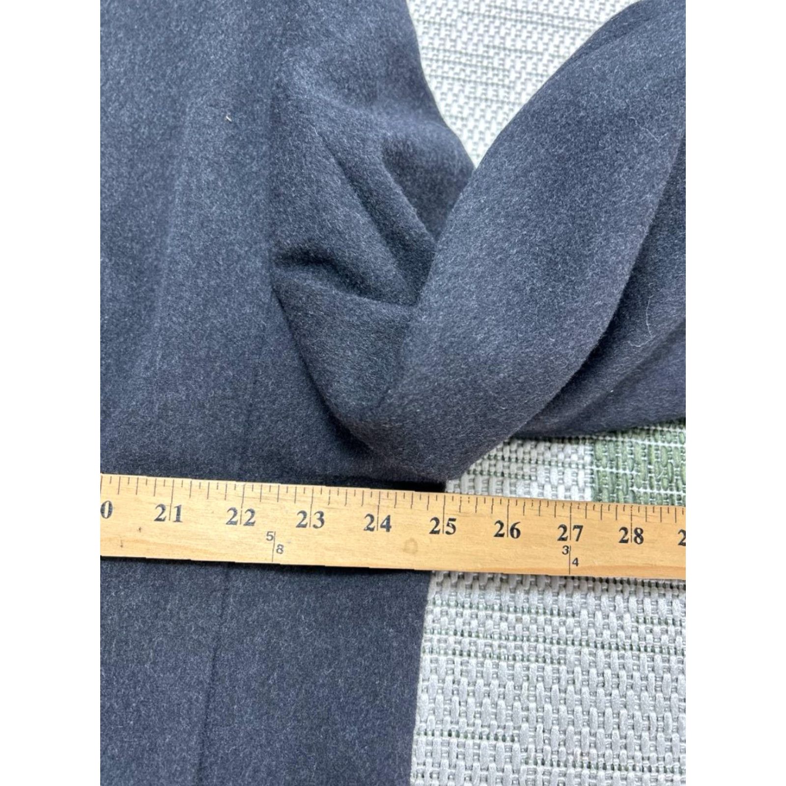 Jos. A. Bank VINTAGE Jos. A Bank Overcoat Mens 46R Gray Wool Notch Lapel Single Breasted Winter New Size US S / EU 44-46 / 1 - 5 Thumbnail