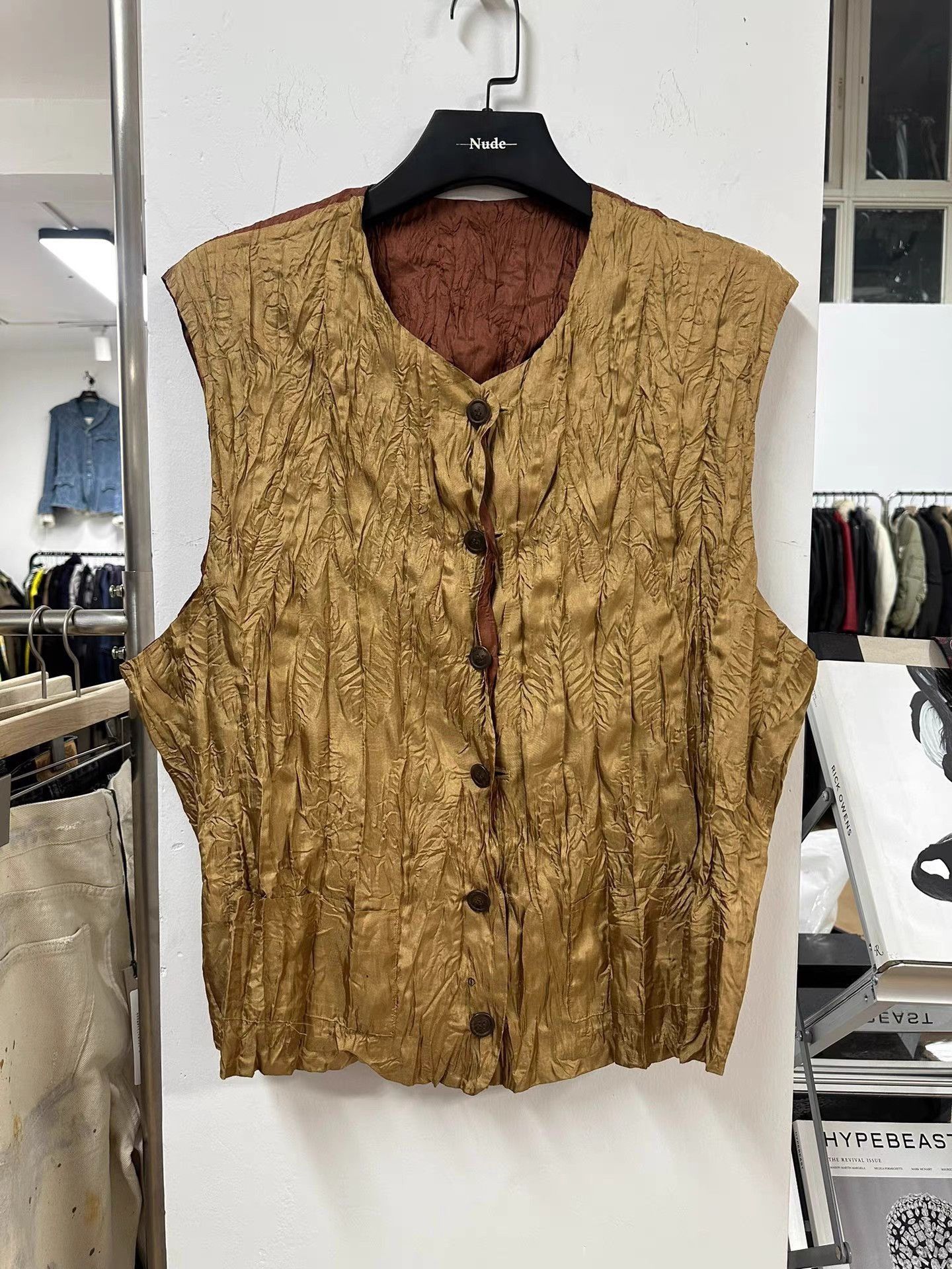 Issey Miyake Gold Textured Button-Front Sleeveless Top - M Size US M / EU 48-50 / 2 - 1 Thumbnail