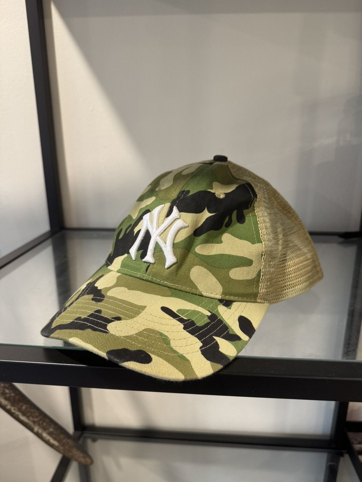 New York Yankees New York Yankees NY Budwiser Camo Woodland Mesh Trucker Beer Size ONE SIZE - 1 Thumbnail