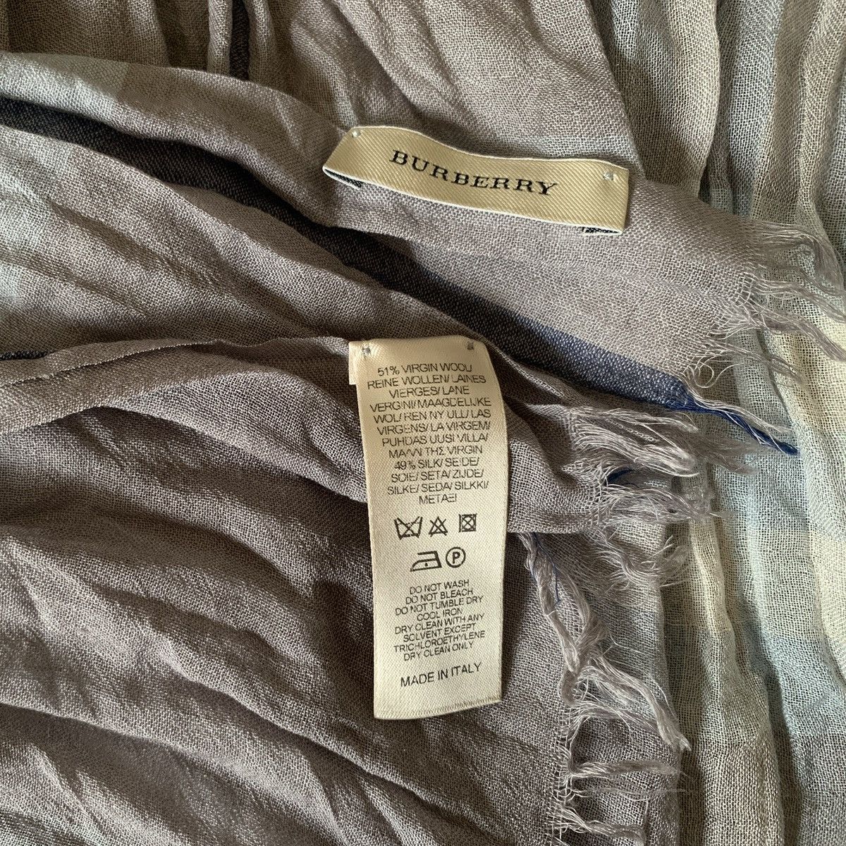 Burberry Authentic Burberry unisex check wool and silk long scarf Size ONE SIZE - 3 Thumbnail