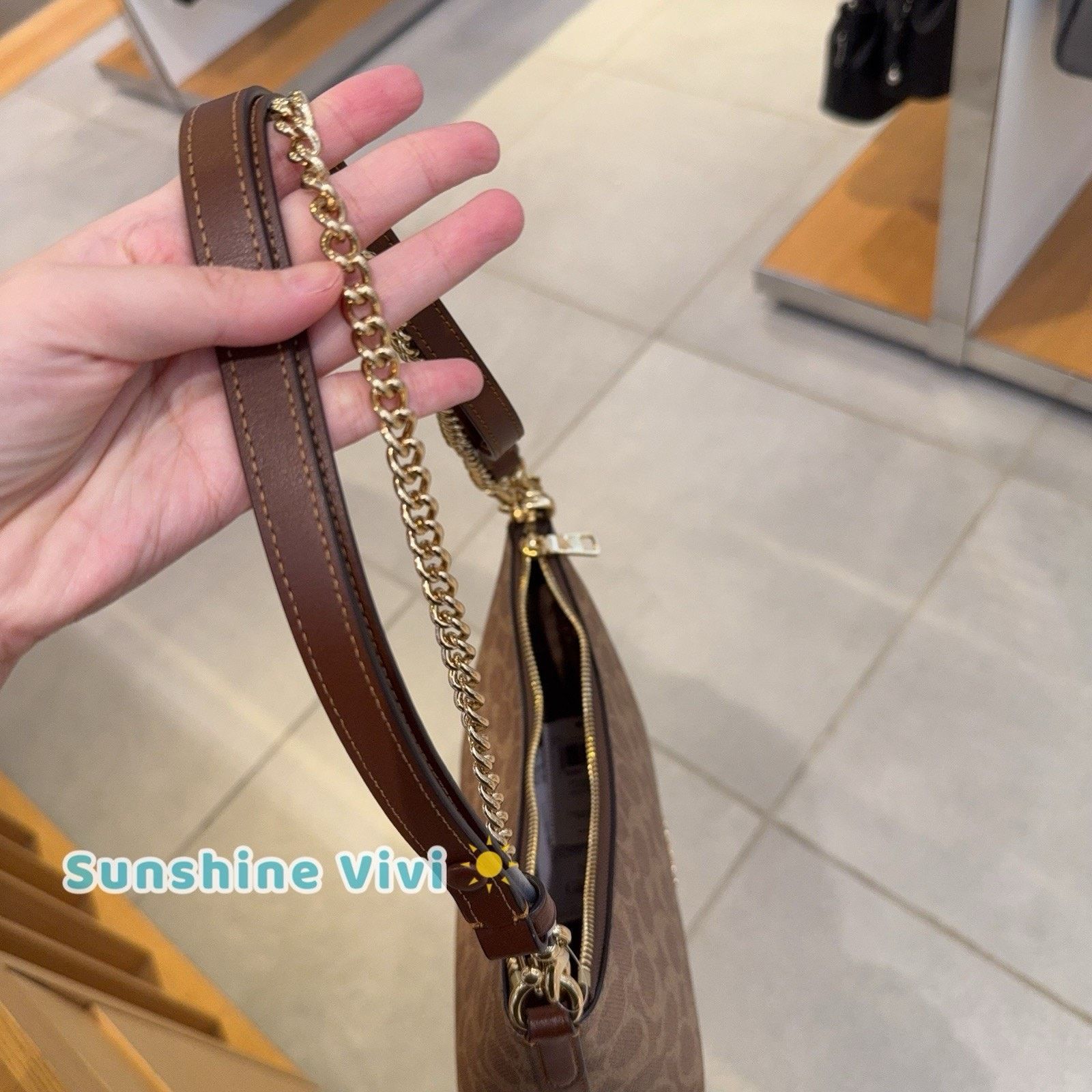 Coach NWT Coach Caitlin Shoulder Bag CEK80 Gold/Tan/Brown Size ONE SIZE - 7 Thumbnail