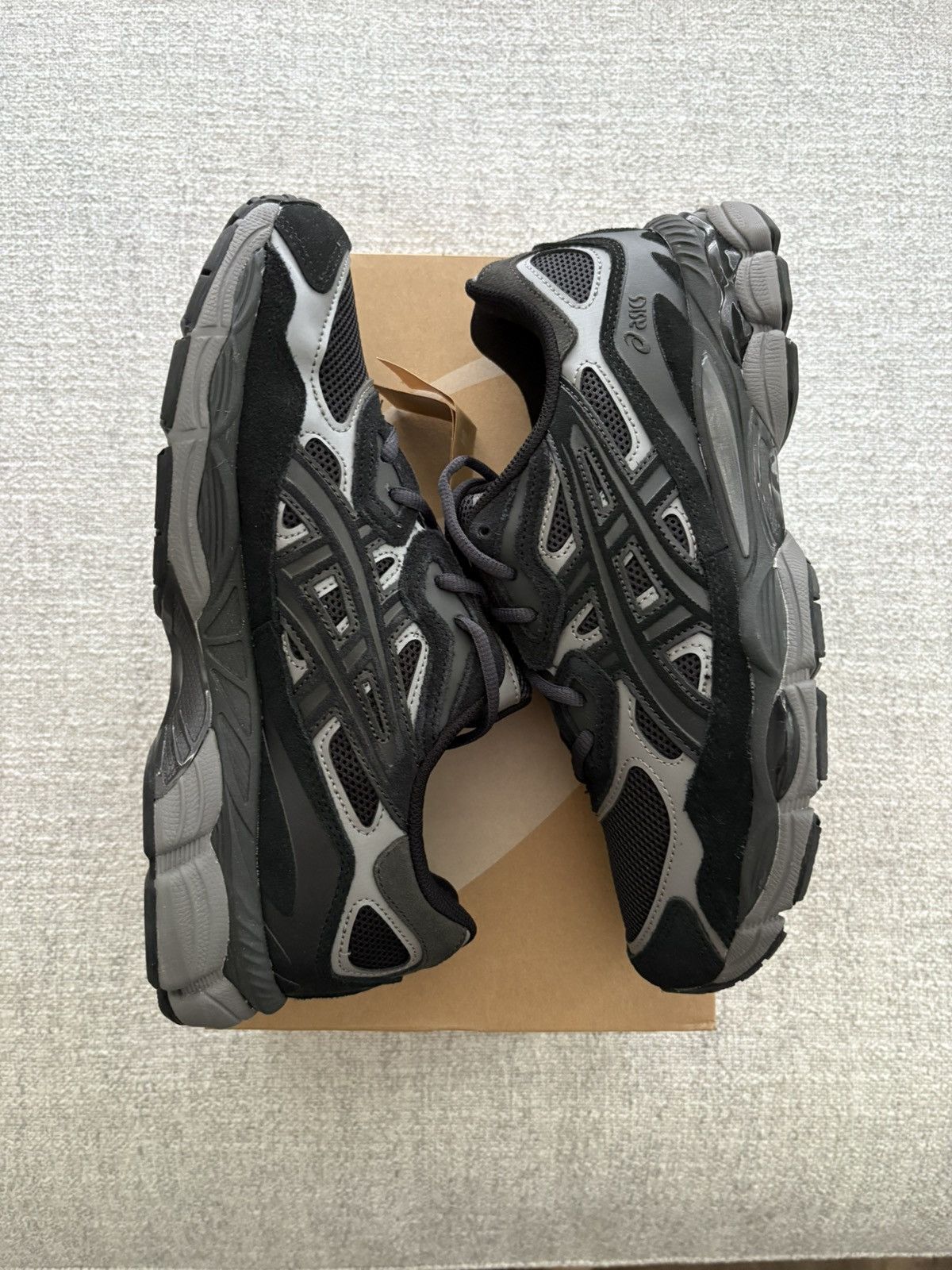 Asics ASICS Gel NYC “Graphite Grey Black” Size US 9.5 / EU 42-43 - 5 Thumbnail